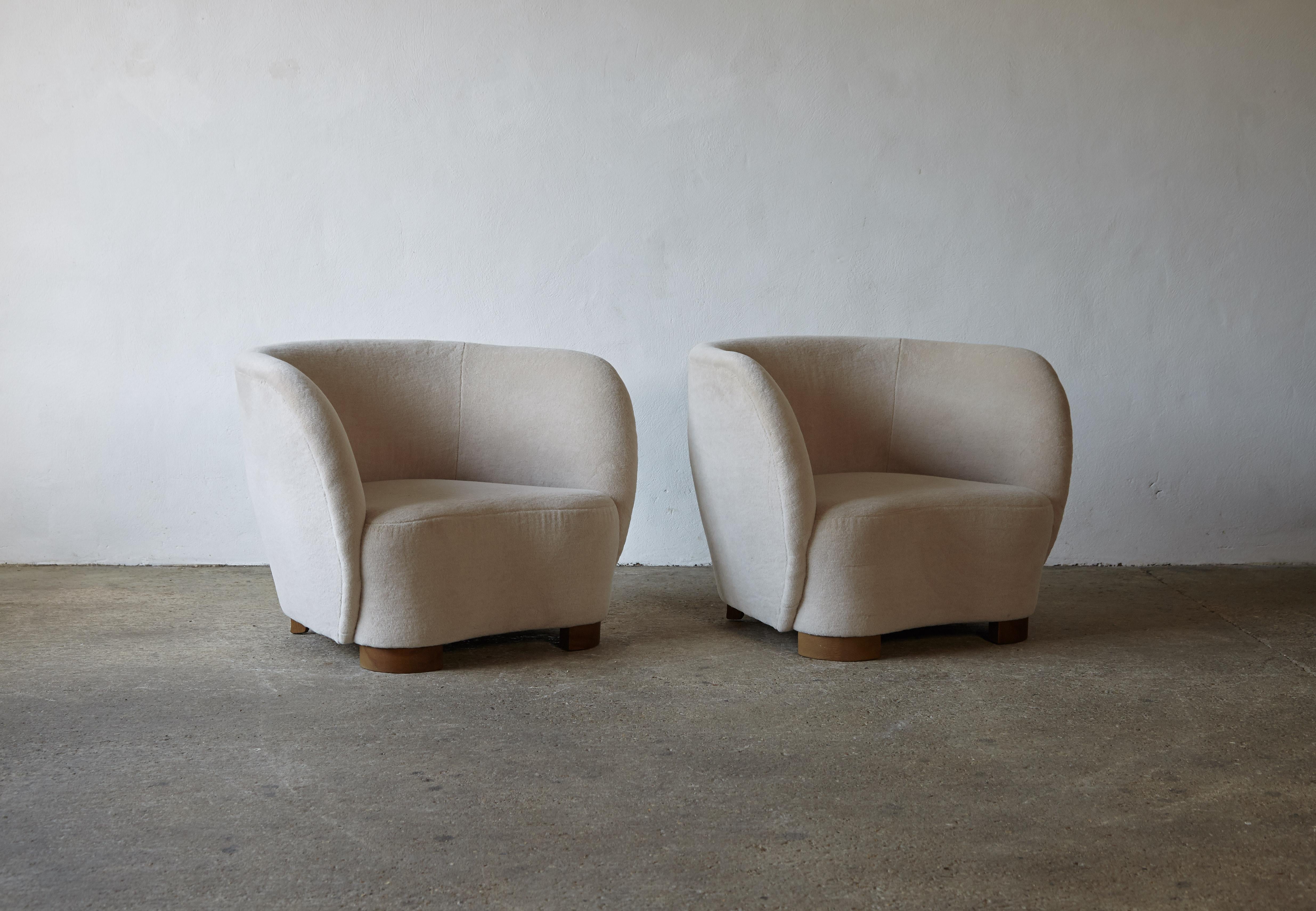Armchairs in the Style of Flemming Lassen / Viggo Boesen, Pure Alpaca Upholstery For Sale 2