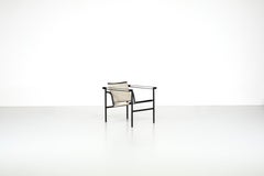 Fauteuils LC1 de Le Corbusier pour Cassina, 1928.