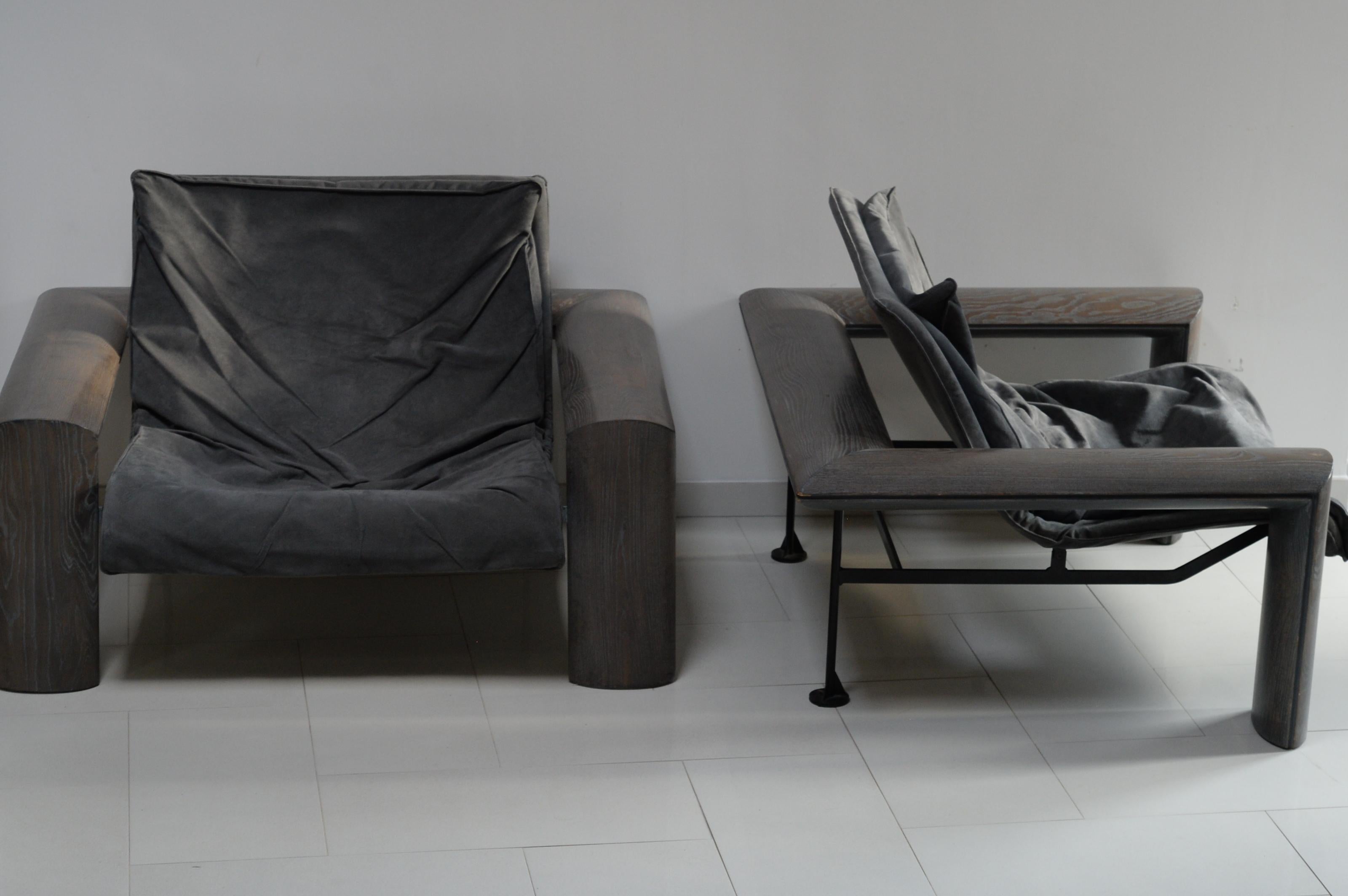 Pair of armchairs by Jean-Louis Berthet
Oak and suede
This chair model was used for the decoration of the office of Jack Lang was already Minister of Culture.
Architects Berthet-Pochy.
Good Quality - This vintage item is fully functional, but