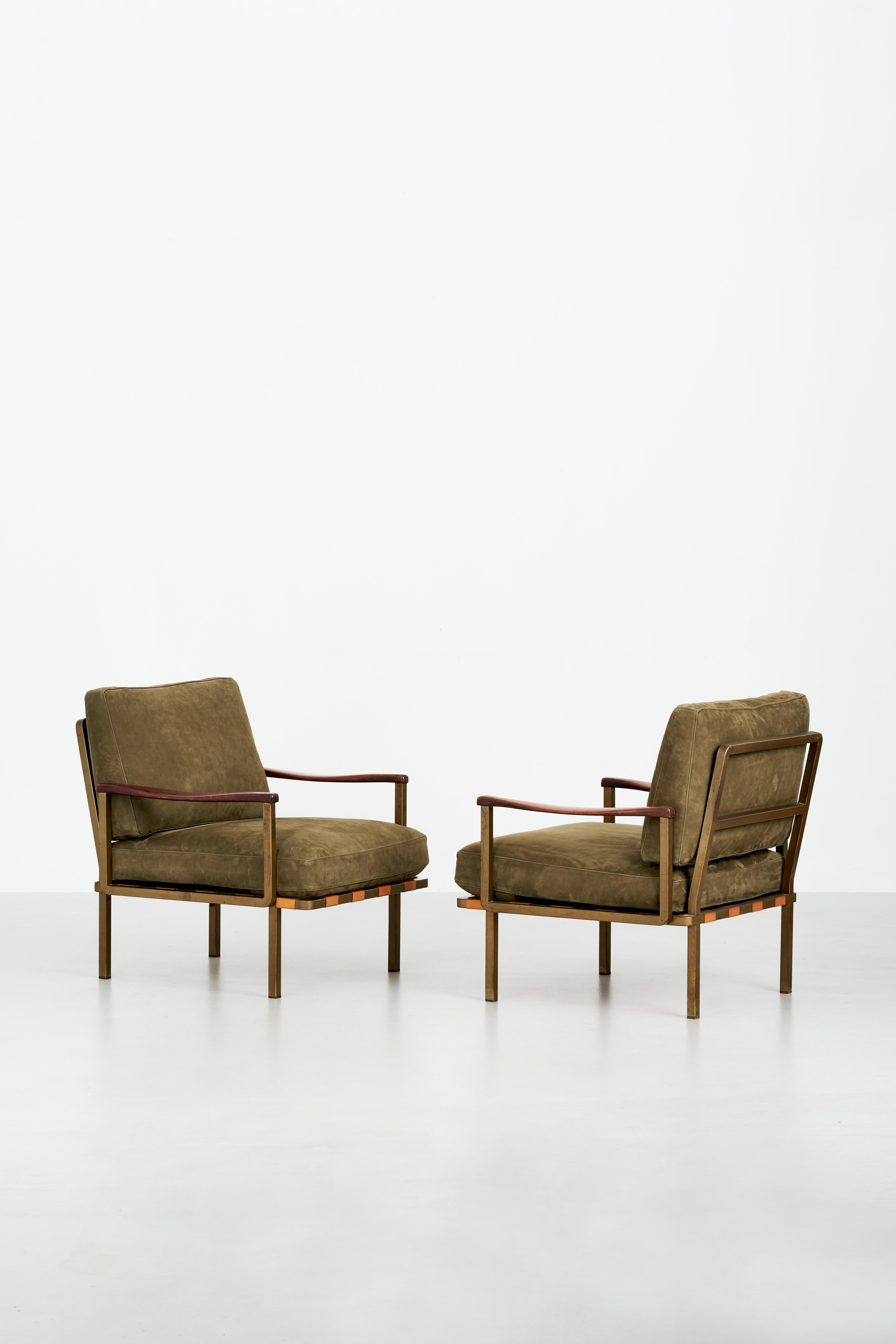1961 Osvaldo Borsani-Armchairs with armrests mod. P24 green upholstery In Good Condition For Sale In Milan, IT