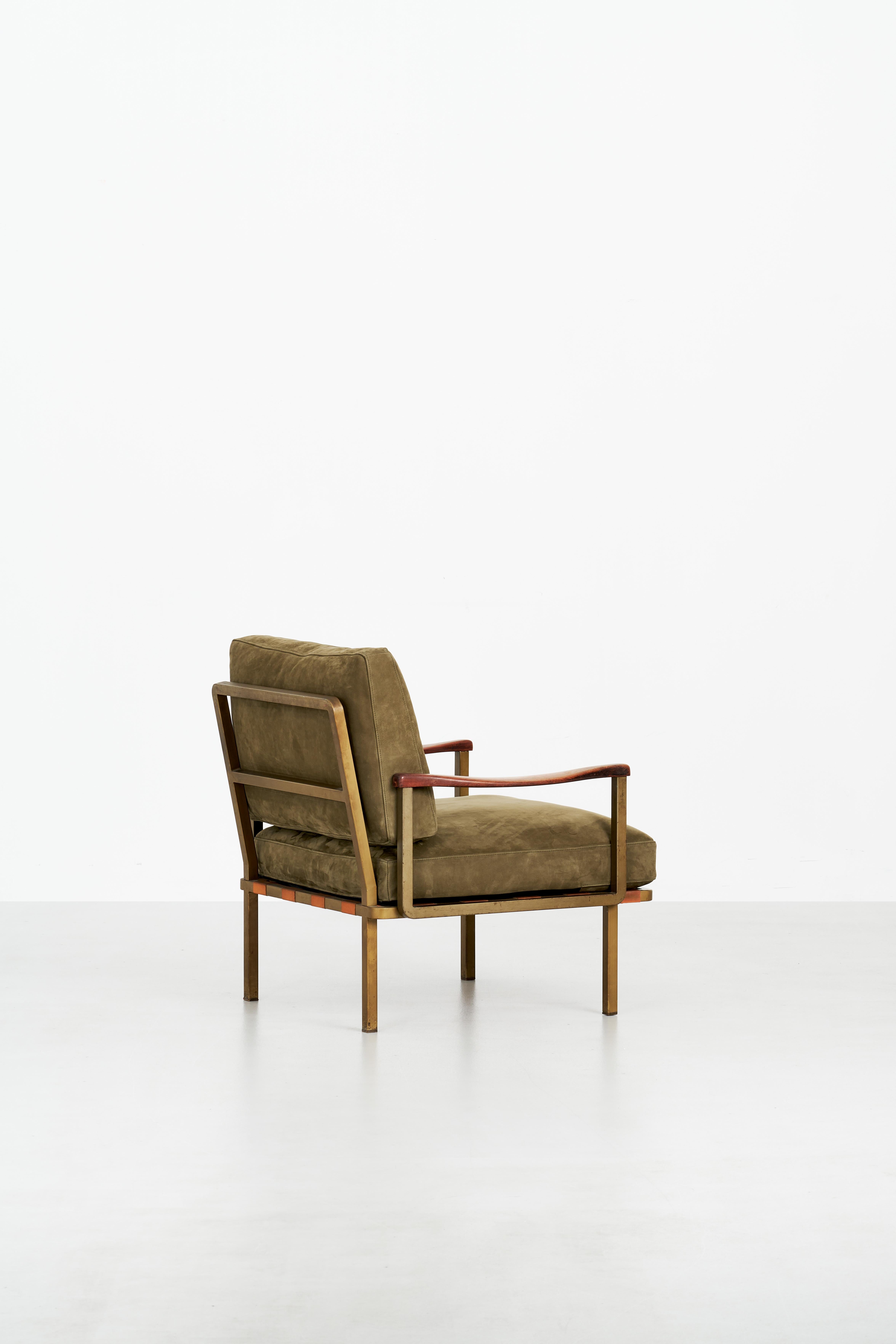 1961 Osvaldo Borsani-Armchairs with armrests mod. P24 green upholstery For Sale 2
