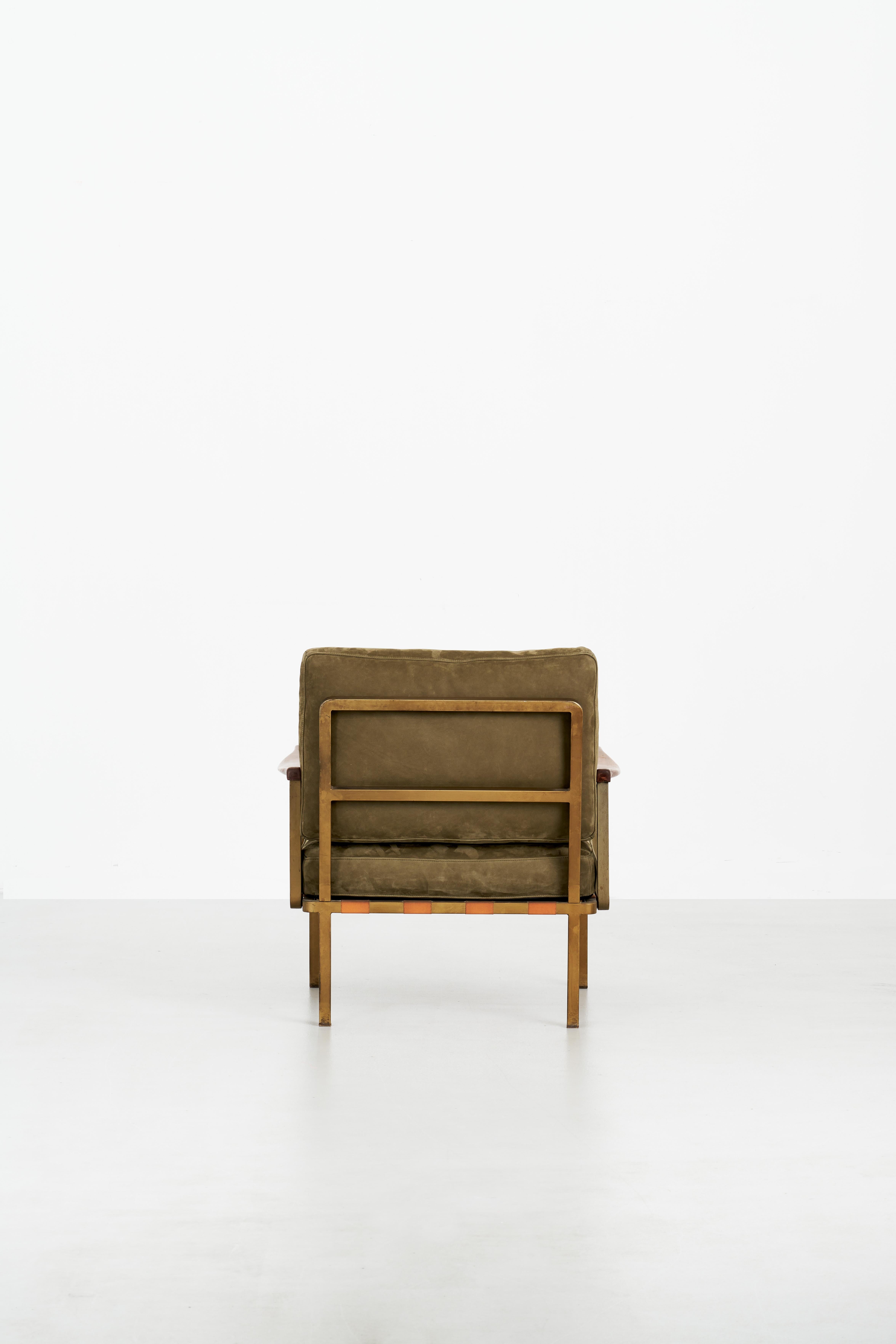 1961 Osvaldo Borsani-Armchairs with armrests mod. P24 green upholstery For Sale 3