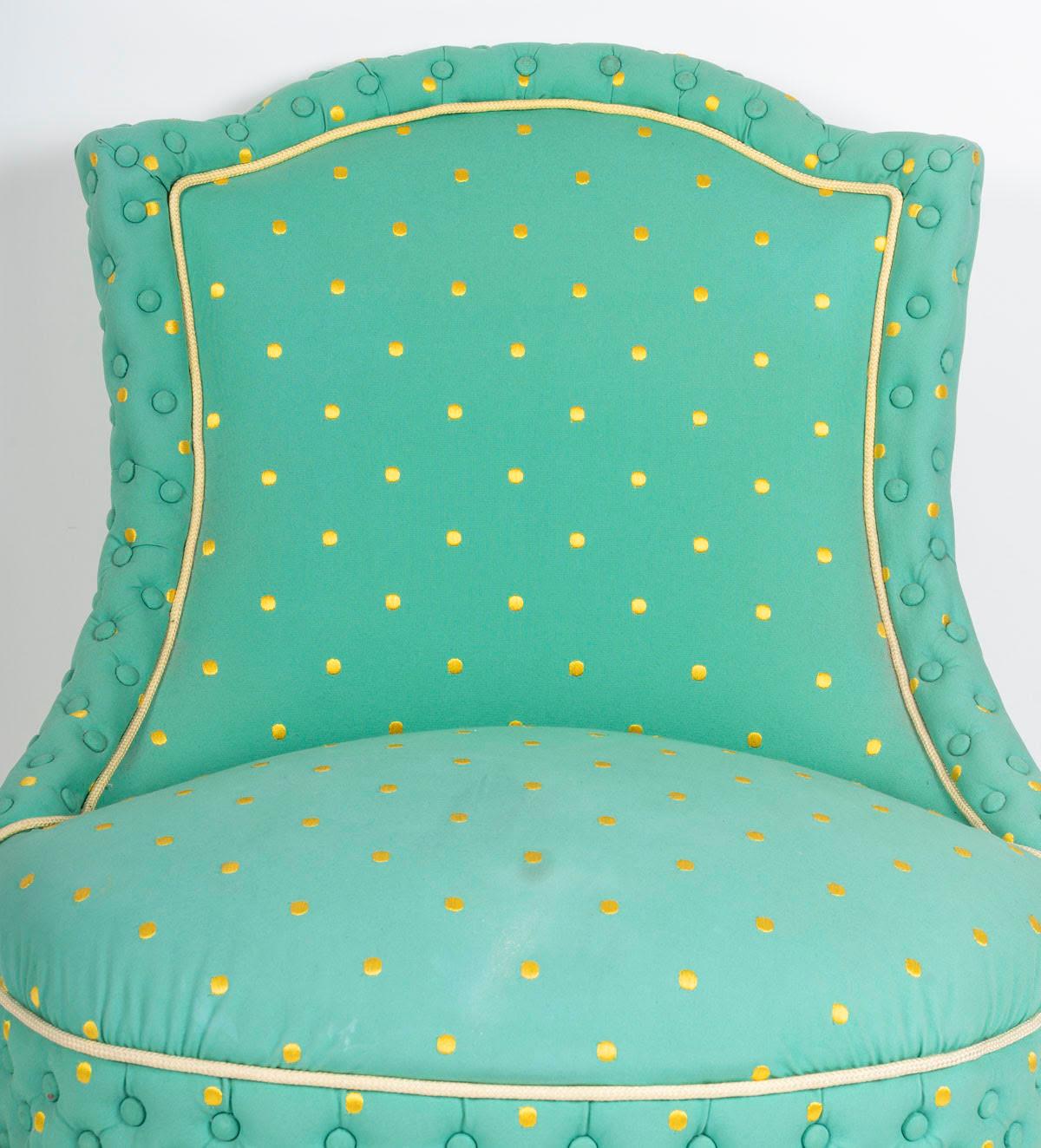 Fauteuils, bergères, époque Napoléon III, XIXe siècle, garnis de vert et d'or.

Fauteuils, garnis de vert et d'or, période Napoléon III, XIXe siècle.
H : 80cm, L : 68cm, P : 57cm