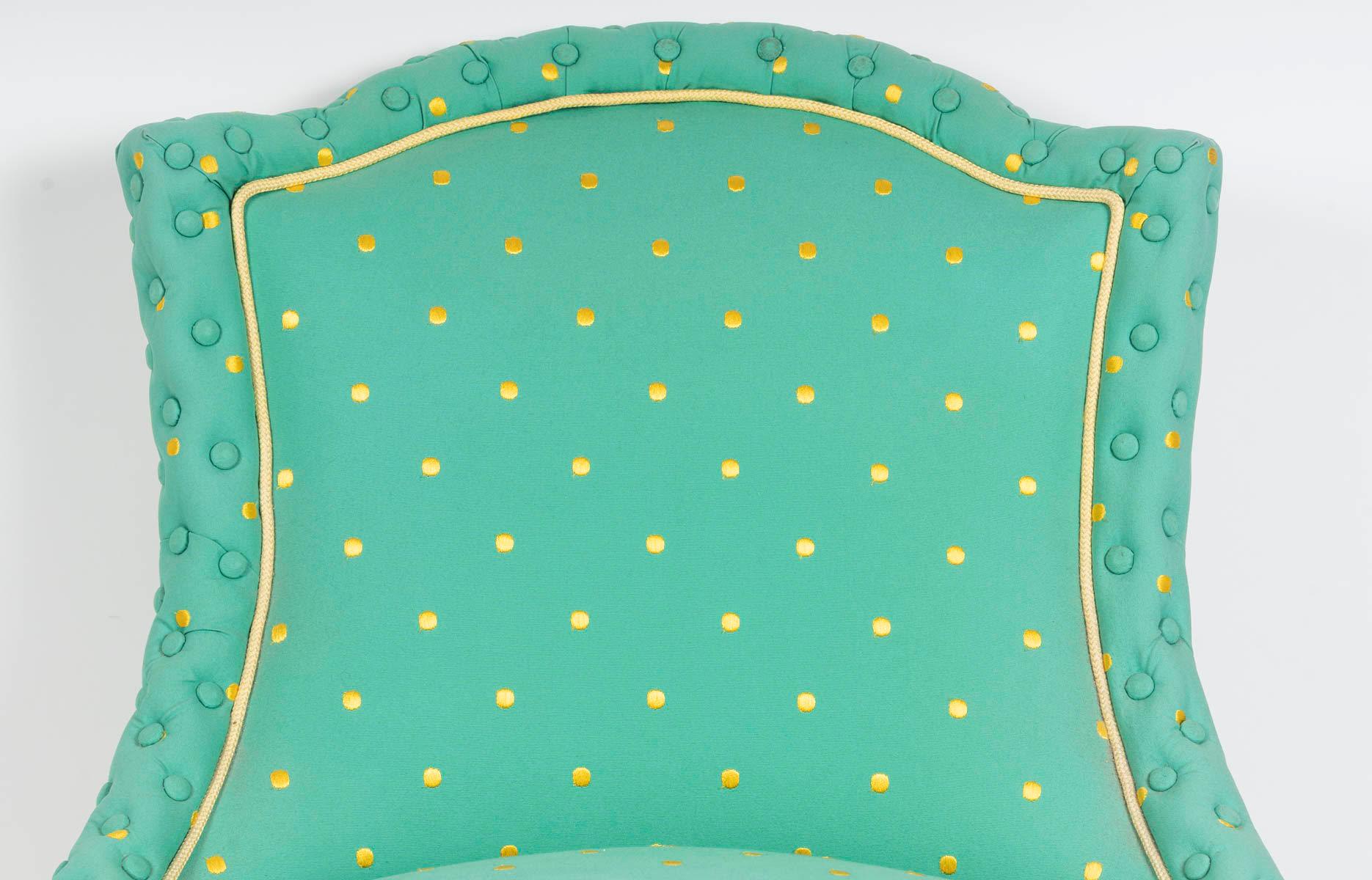 Français Fauteuils, période Napoléon III, XIXe siècle, tapissés en vert et or. en vente