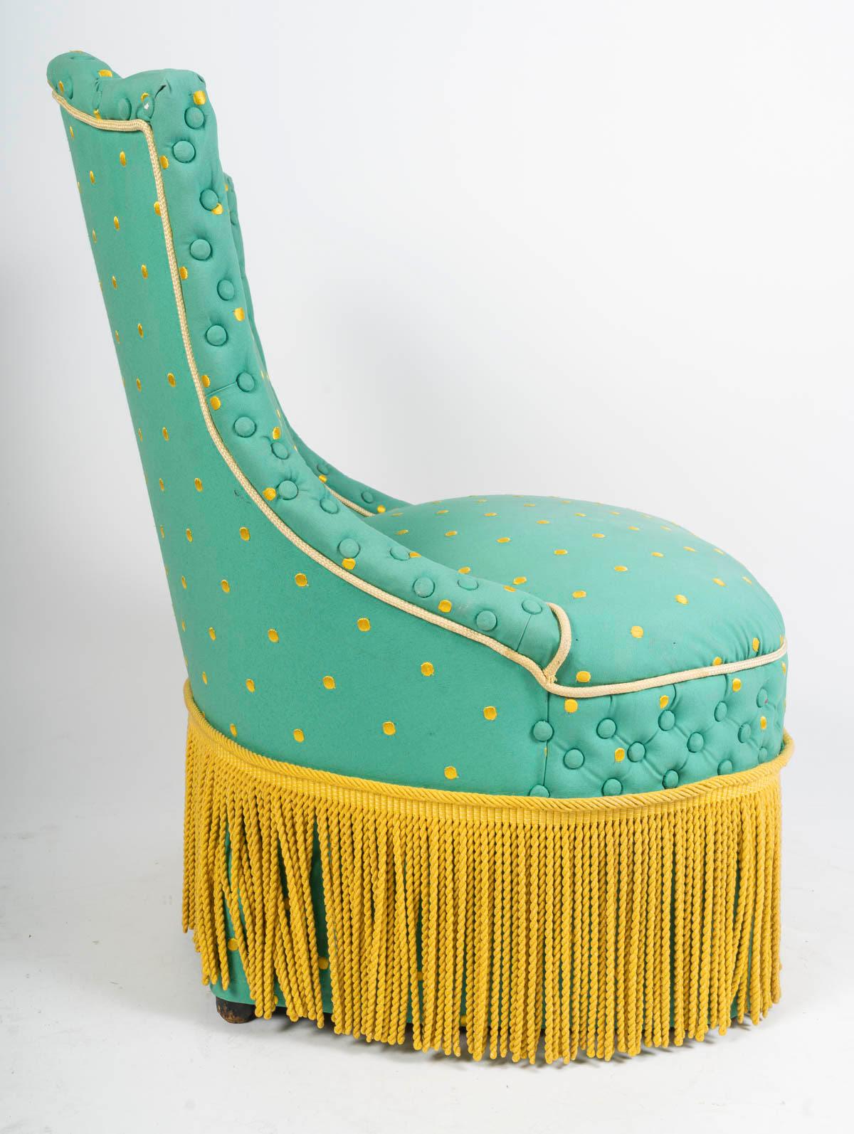 Tissu Fauteuils, période Napoléon III, XIXe siècle, tapissés en vert et or. en vente