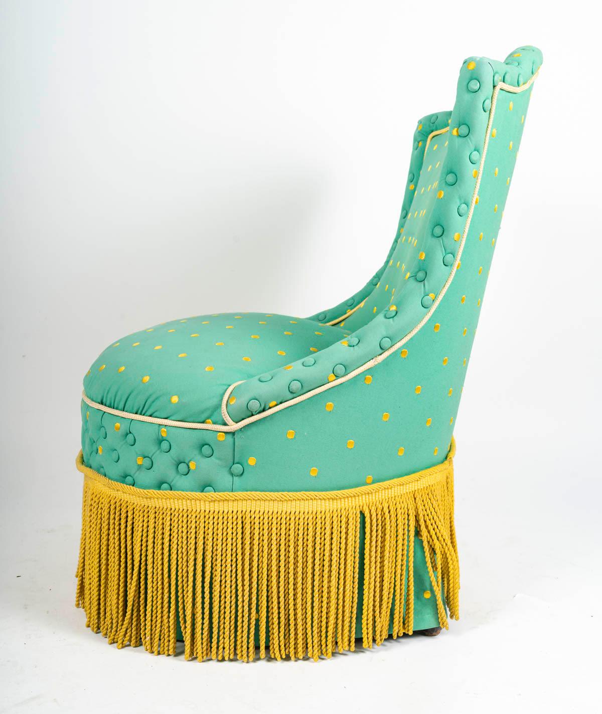 Fauteuils, période Napoléon III, XIXe siècle, tapissés en vert et or. en vente 1