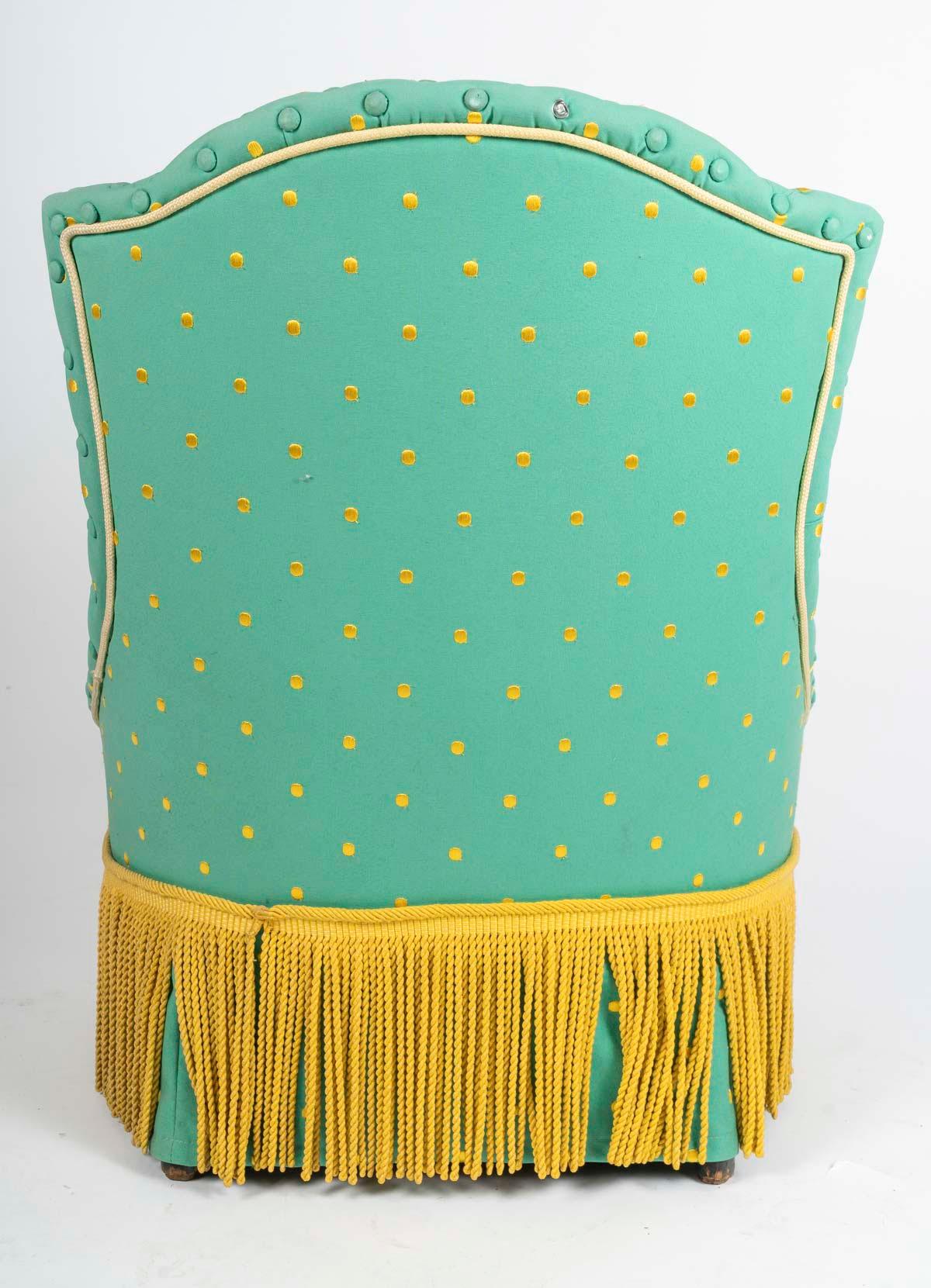 Fauteuils, période Napoléon III, XIXe siècle, tapissés en vert et or. en vente 3