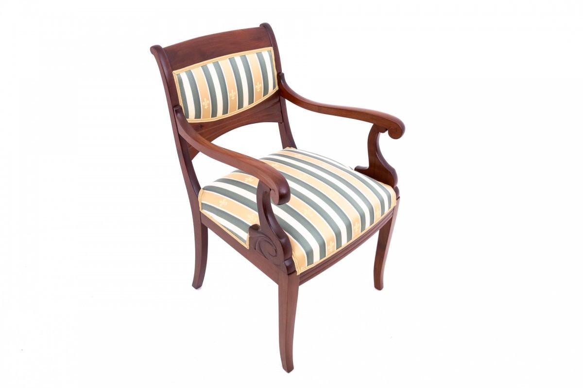 Noyer Fauteuils, Europe du Nord, vers 1890. Après la rénovation. en vente