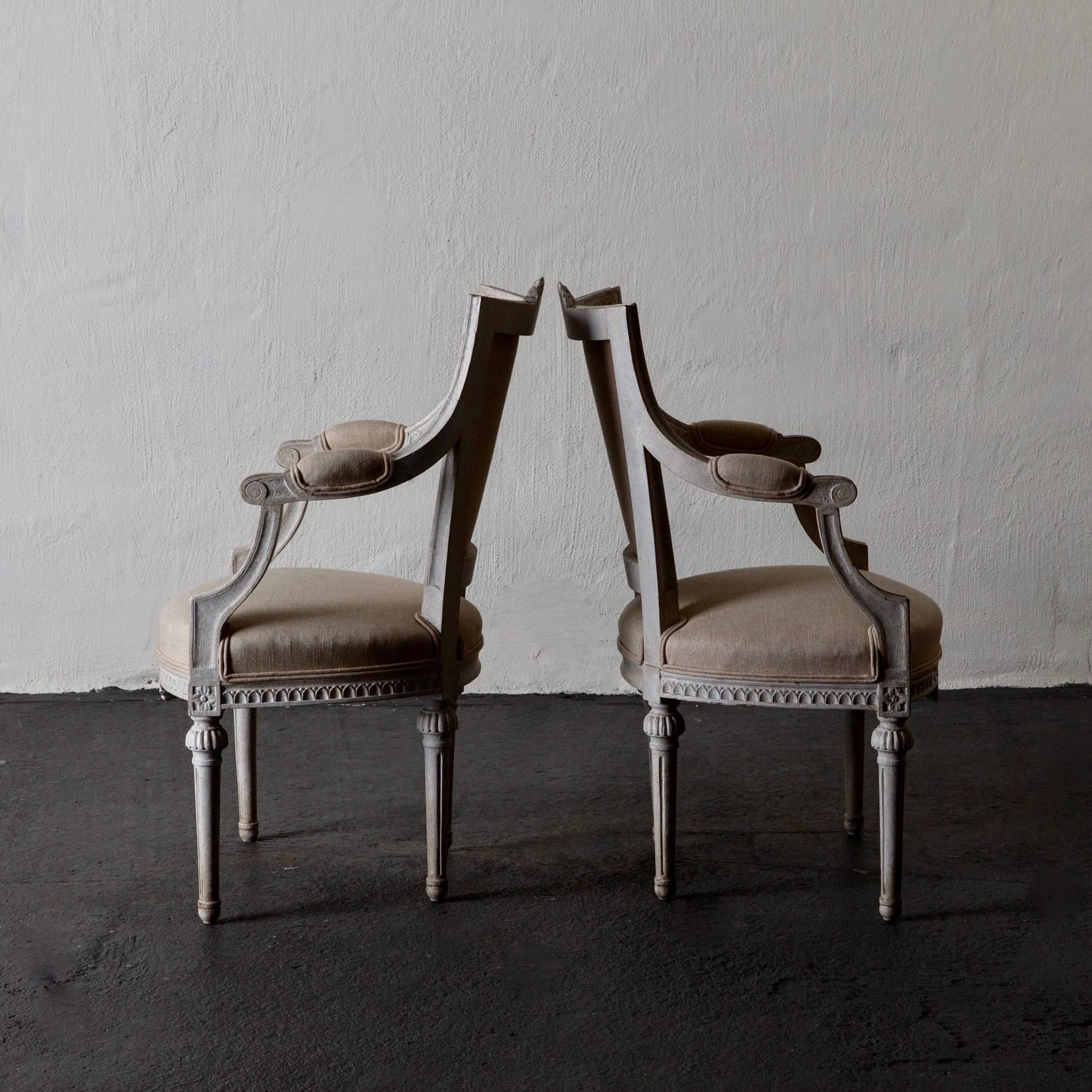 Hand-Painted Armchairs Pair of Gustavian 19th Century Swedish White Beige Sweden