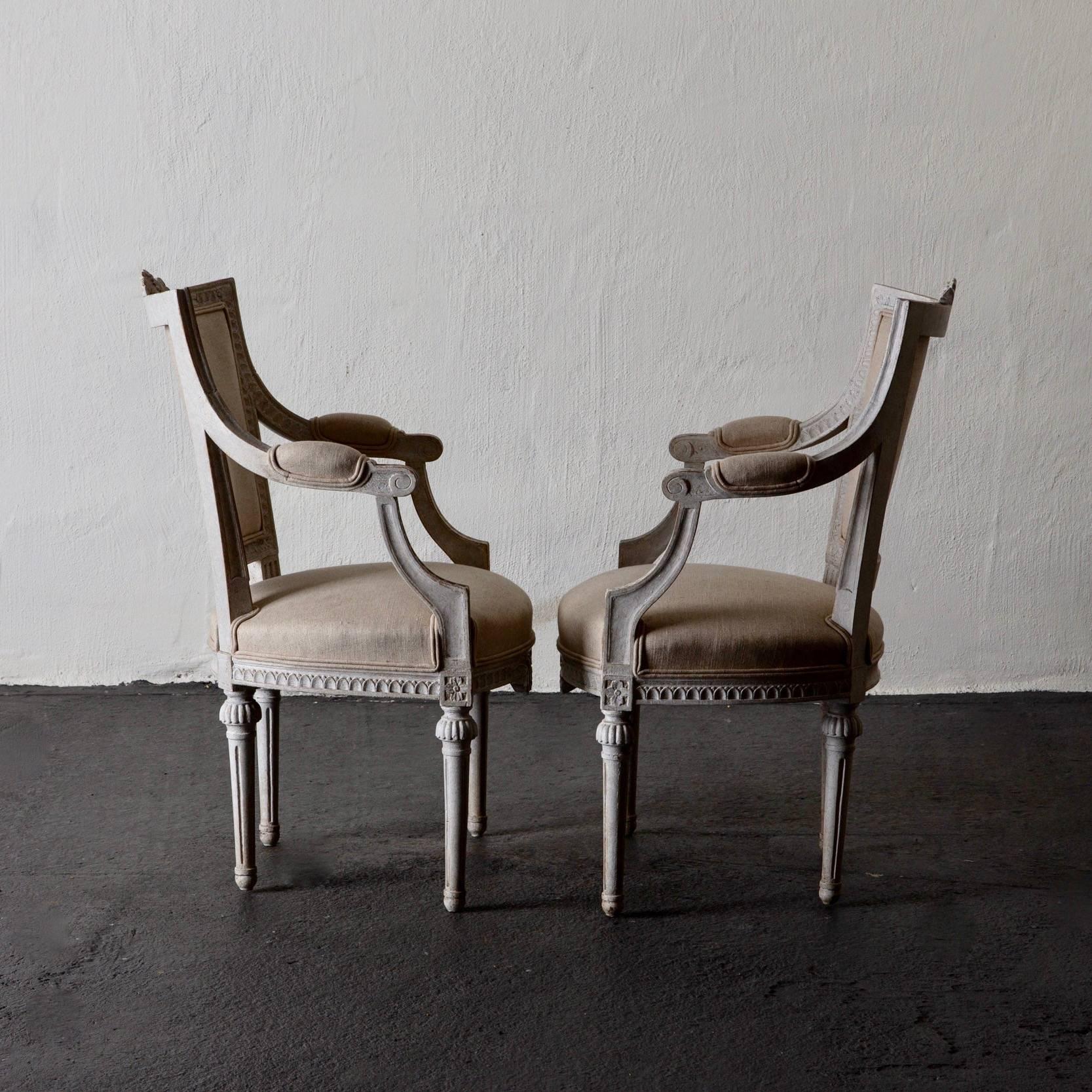 Armchairs Pair of Gustavian 19th Century Swedish White Beige Sweden In Good Condition In New York, NY