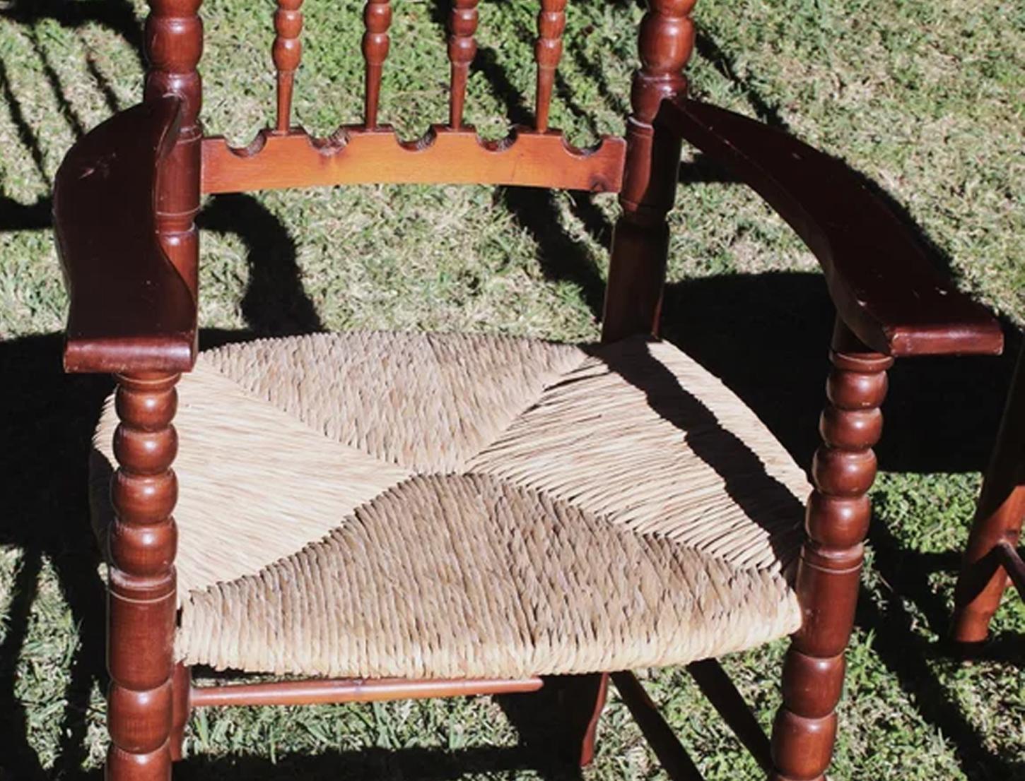 pair of antique armchairs turned legs and enea seat
 Europe.
rustic style
throne
natural wood
renaissance revival
french provincial, provence, French riviera
friar armchair.
European Renaissance, this type of turning was used not only in Spain, but