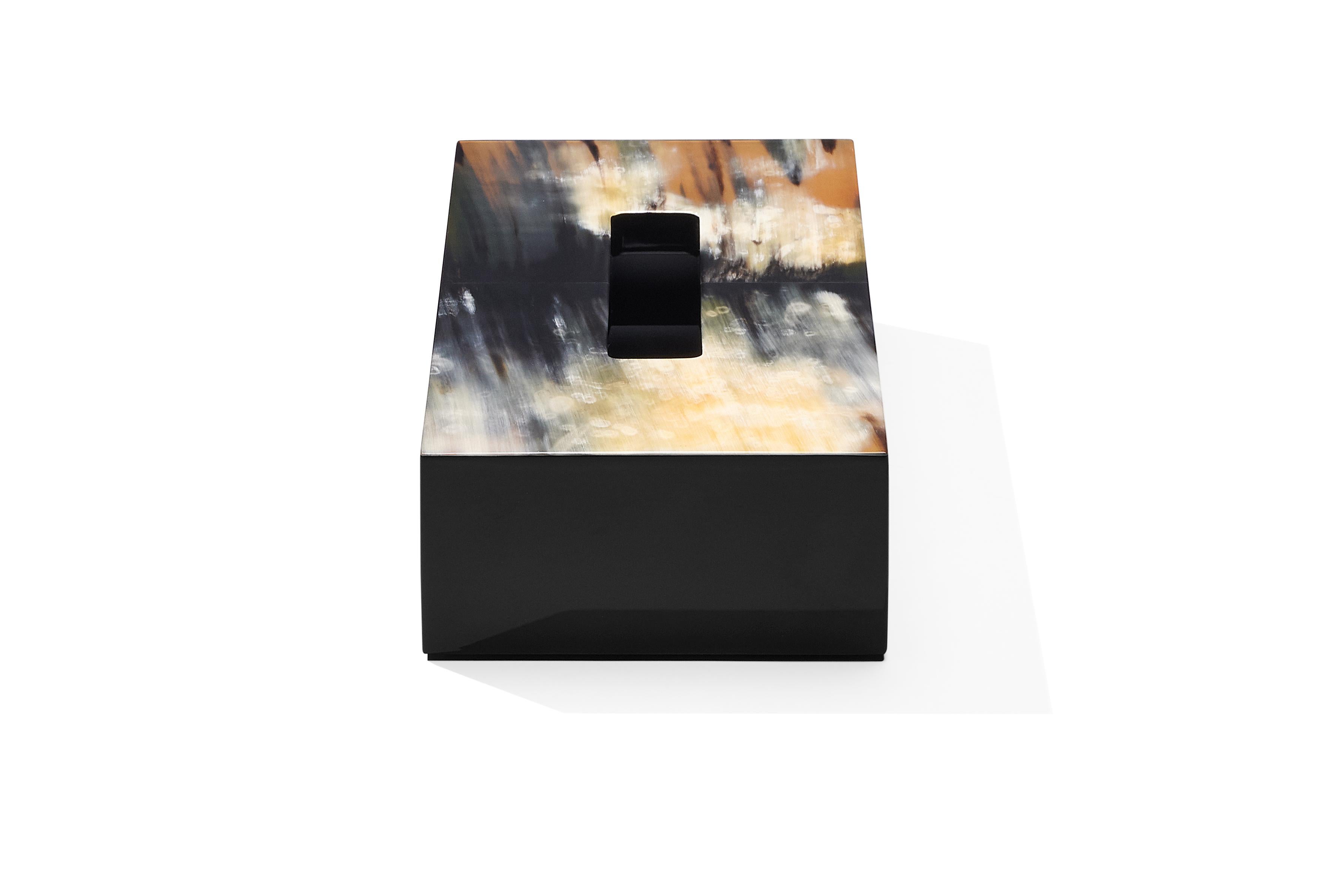 Hand-Crafted Armida Tissue Box Holder in Black Lacquered Wood and Corno Italiano, Mod. 1957 For Sale