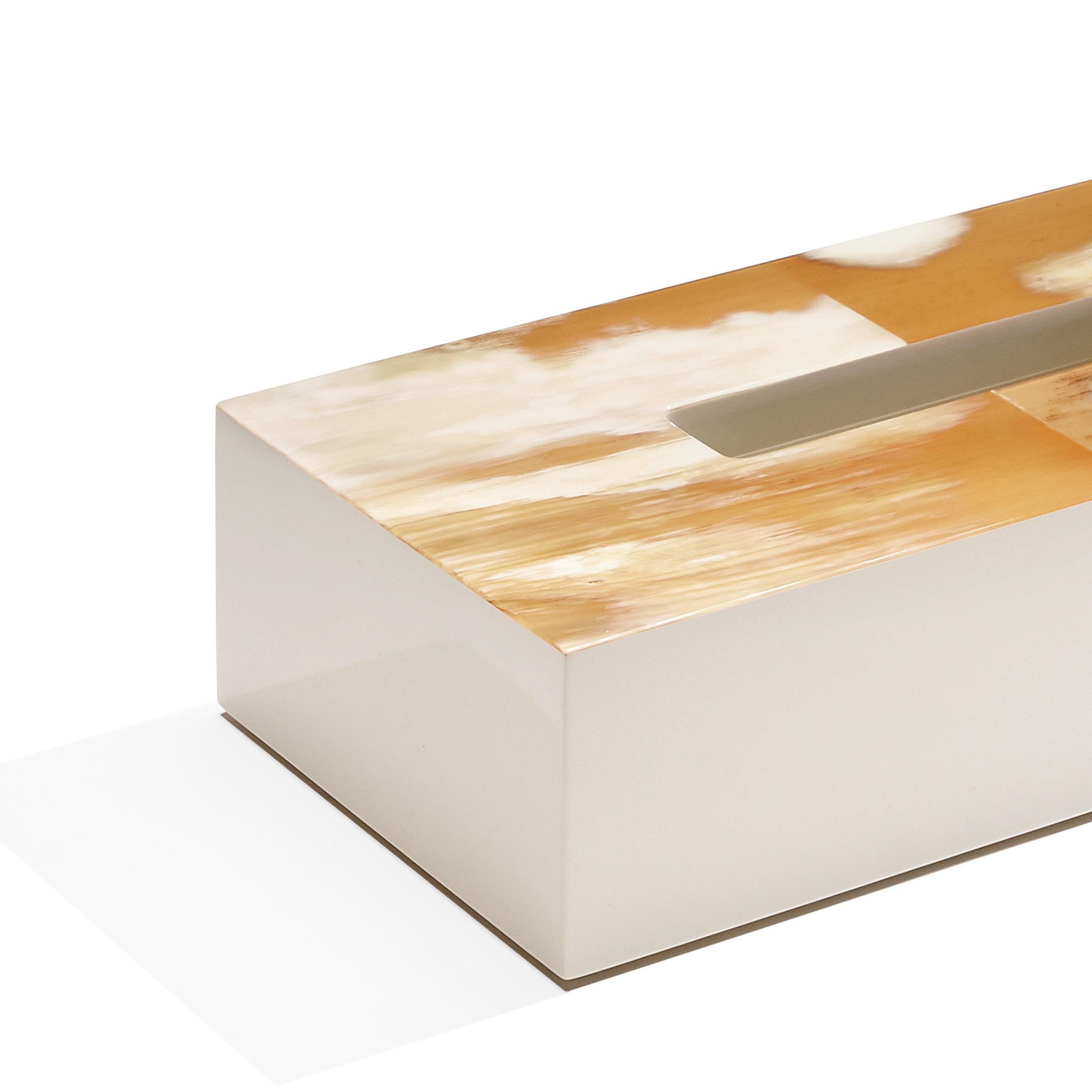Hand-Crafted Armida Tissue Box Holder in Ivory Lacquered Wood and Corno Italiano, Mod. 1778 For Sale