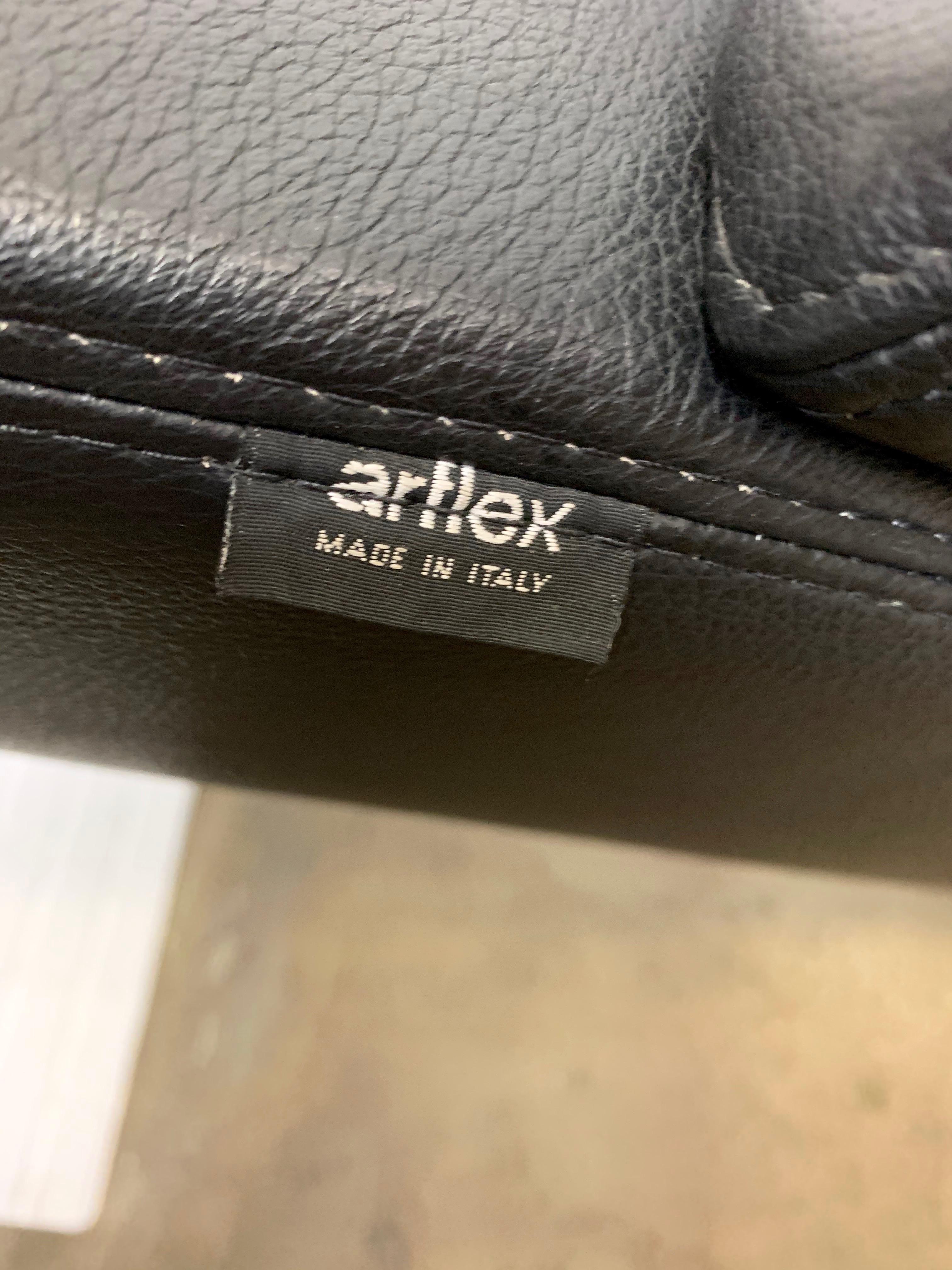 Armilla Armchairs and Ottoman for Arflex In Good Condition For Sale In Denton, TX