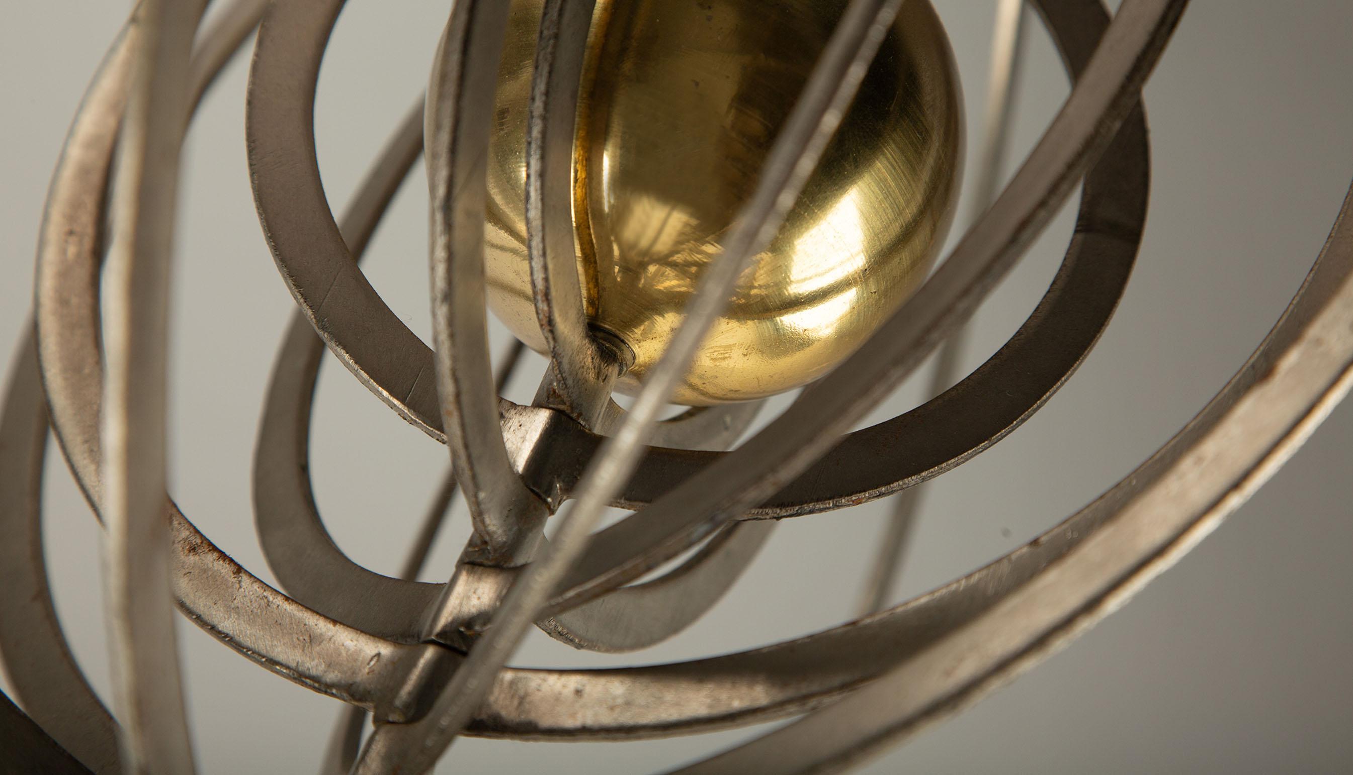 Sphère armillaire, 20 C - Une élégante sphère armillaire décorative faite à la main - 45 