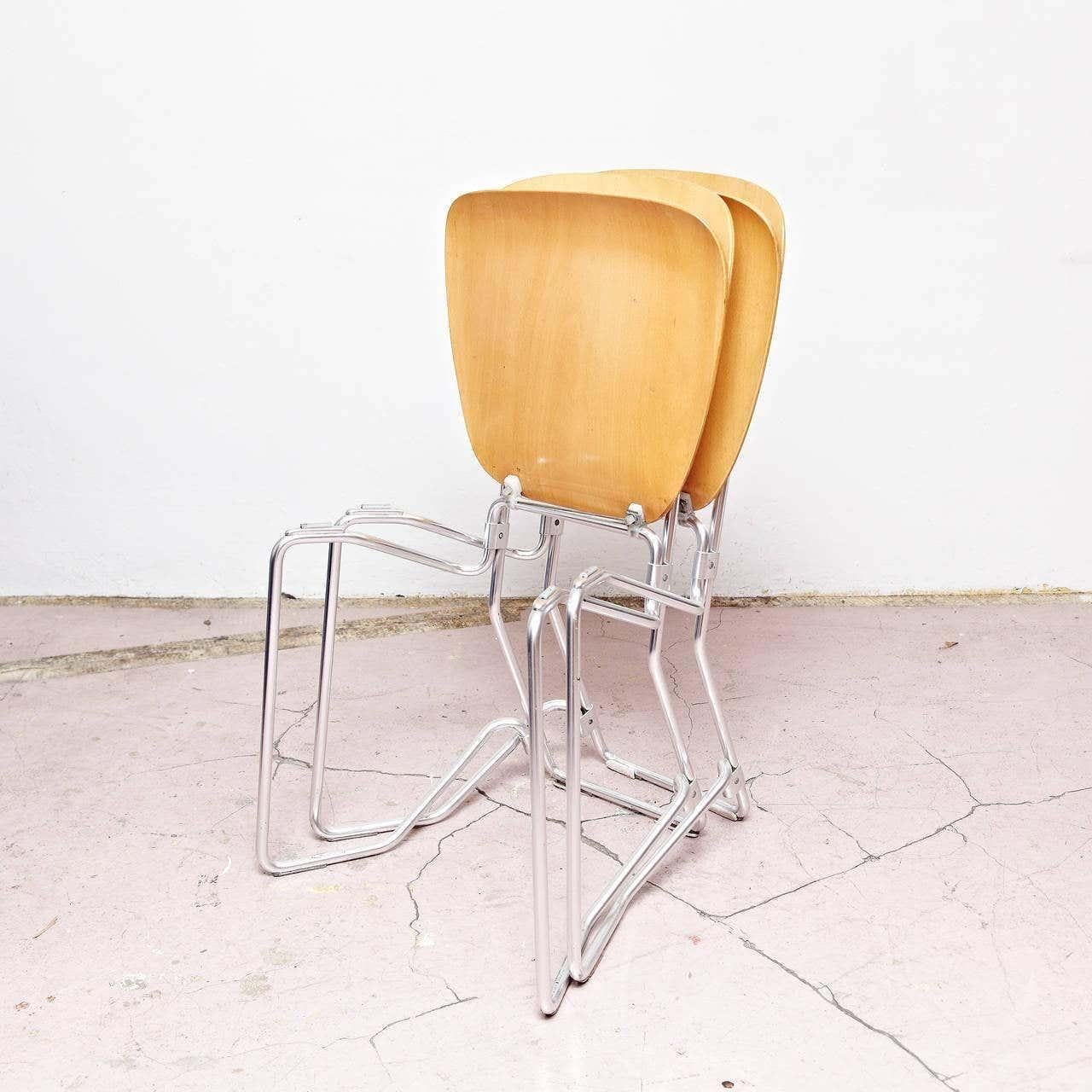 Armin Wirth Mid-Century Modern Metal and Wood Swiss Stackable Chairs for Aluflex In Good Condition For Sale In Barcelona, Barcelona