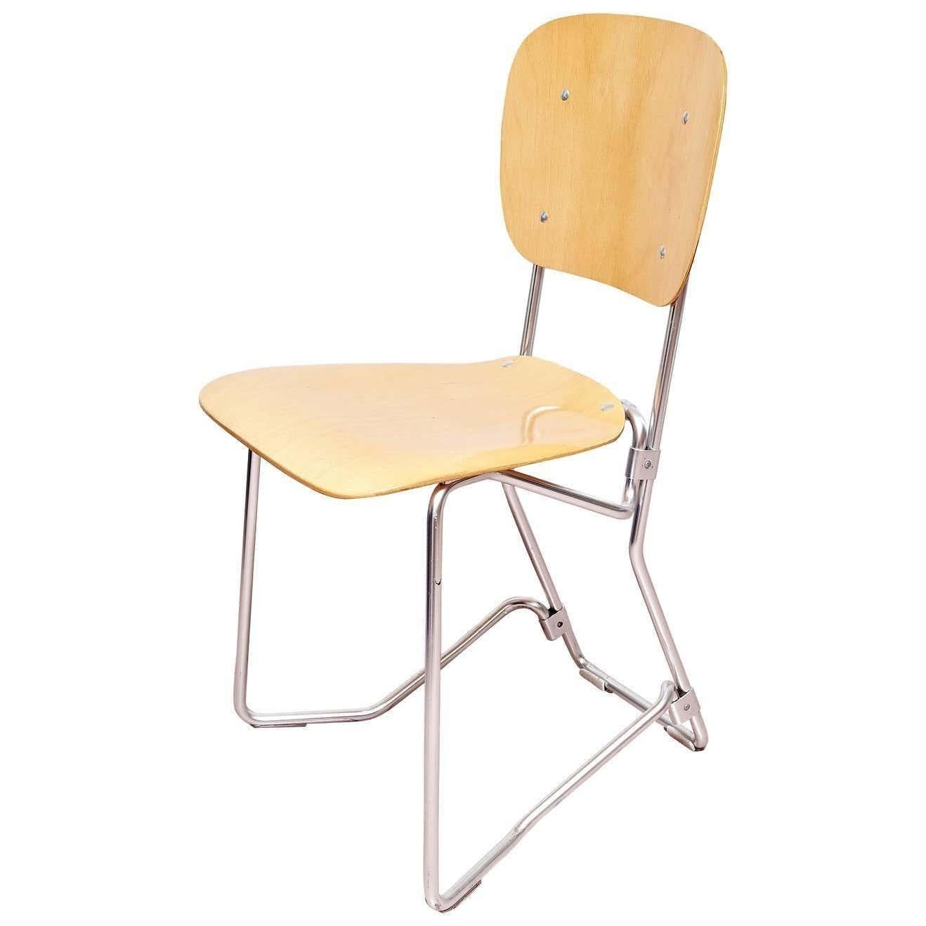 Armin Wirth Mid-Century Modern Metal and Wood Swiss Stackable Chairs for Aluflex In Good Condition For Sale In Barcelona, Barcelona