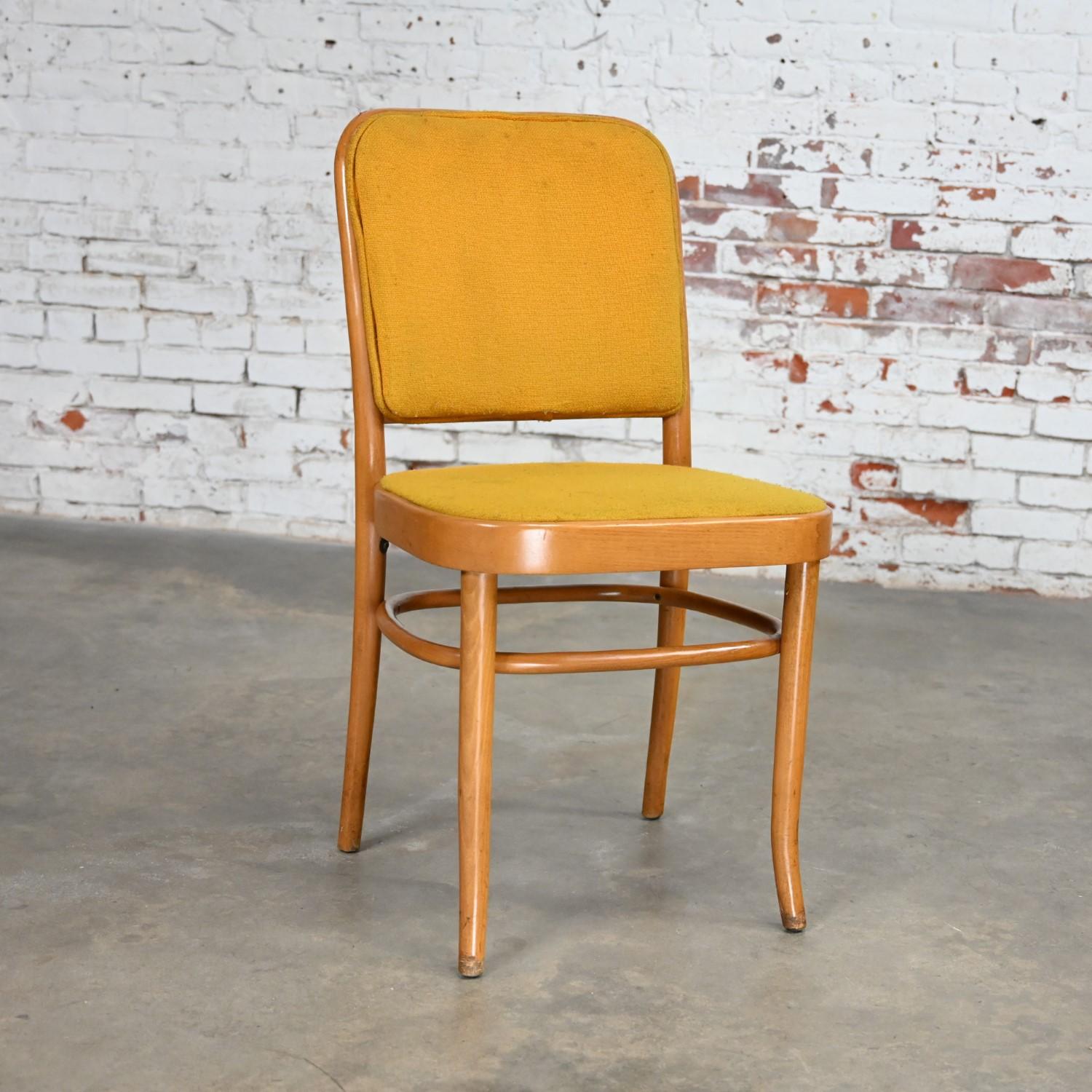 Chaises de salle à manger sans accoudoirs Bauhaus en hêtre courbé J Hoffman Prague 811 style Thonet en vente 10