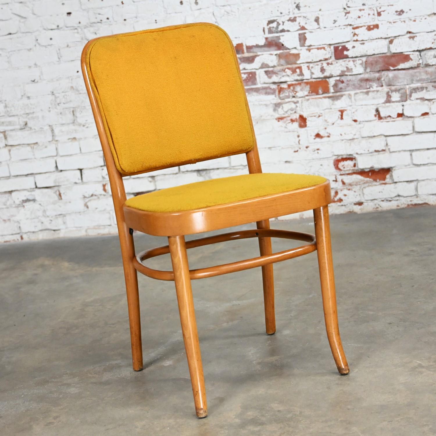 Macedonian Armless Bauhaus Beech Bentwood J Hoffman Prague 811 Dining Chairs Style Thonet For Sale