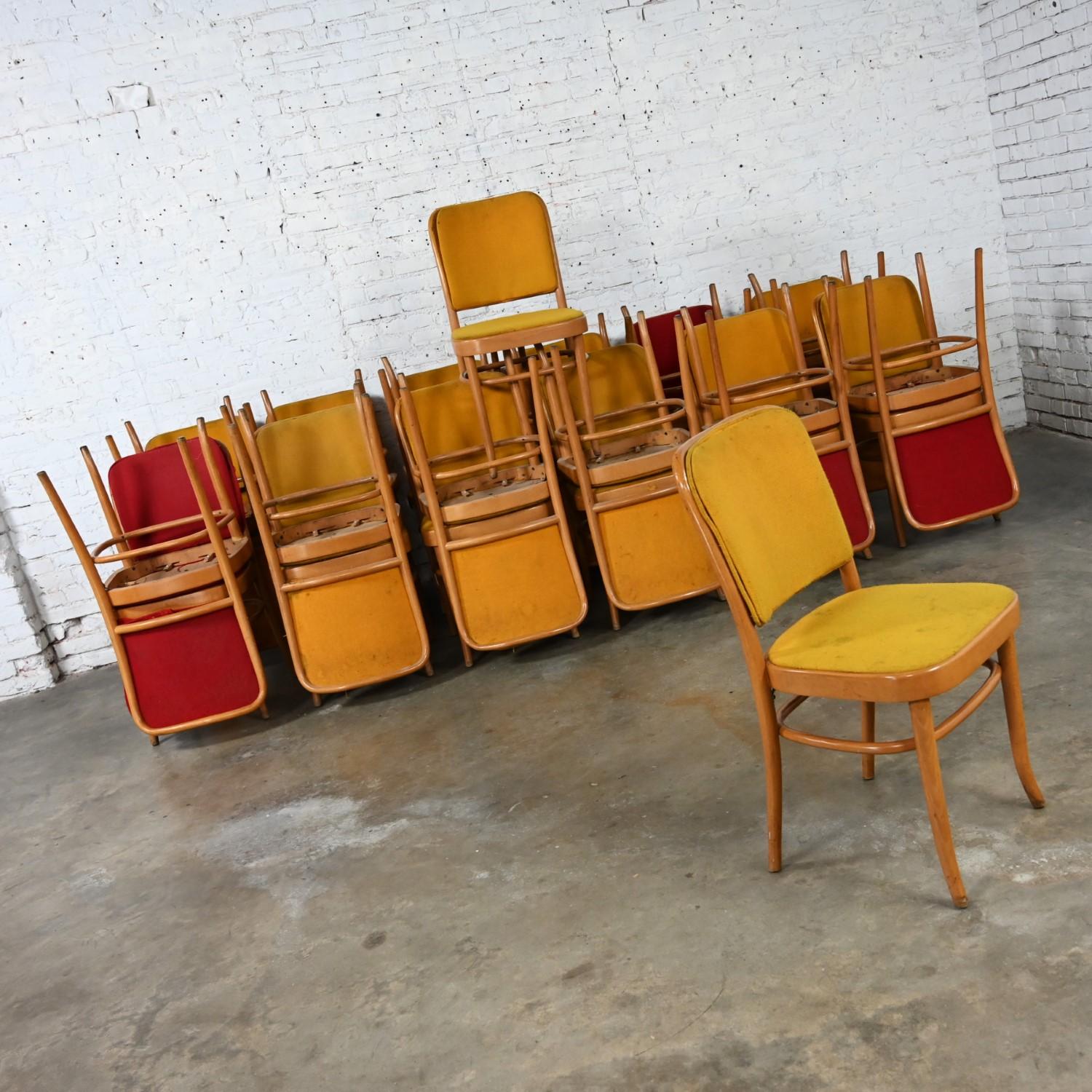 Chaises de salle à manger sans accoudoirs Bauhaus en hêtre courbé J Hoffman Prague 811 style Thonet en vente 3