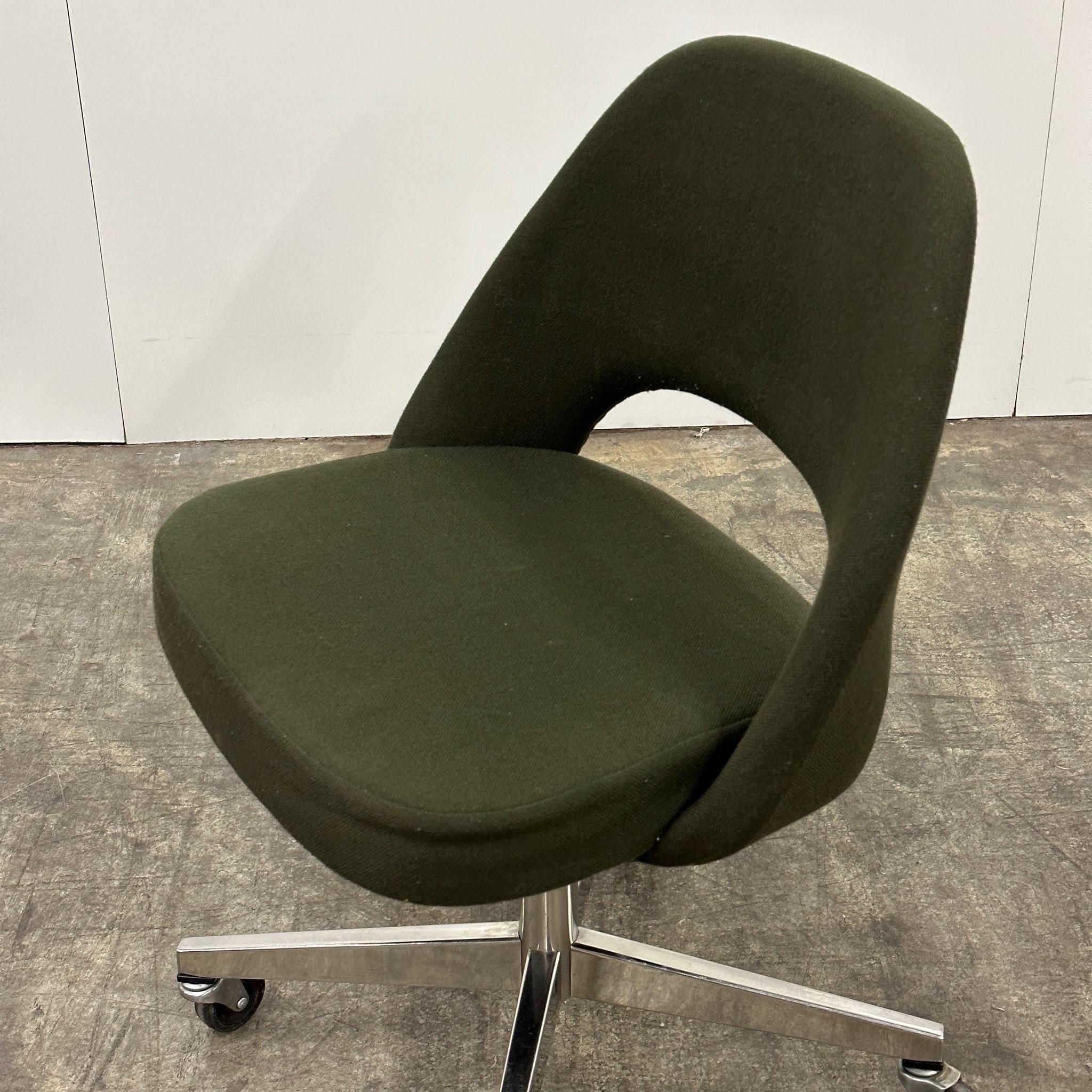 Mid-Century Modern Armless Executive Chair by Eero Saarinen for Knoll For Sale