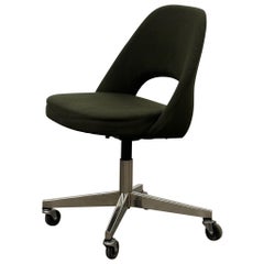 Silla ejecutiva sin brazos de Eero Saarinen para Knoll