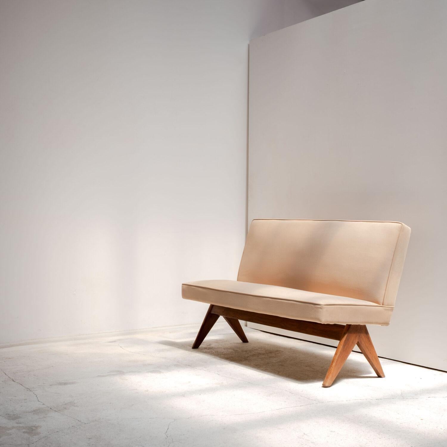 Armless Sofa by Pierre Jeanneret, Chandigarh, 1960s (Indisch) im Angebot