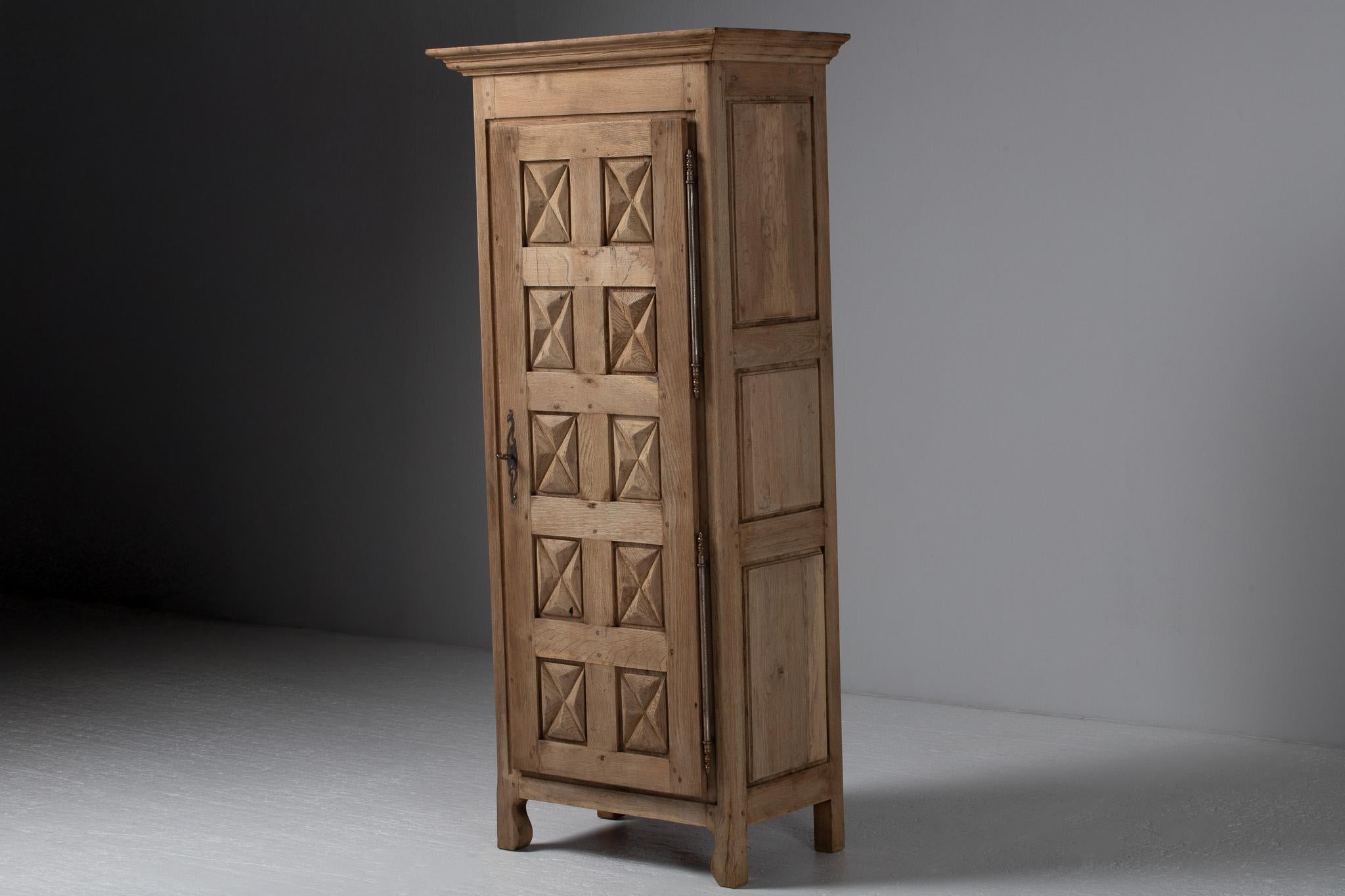 Armoire, Bleached Oak, France, circa 1940 For Sale 3