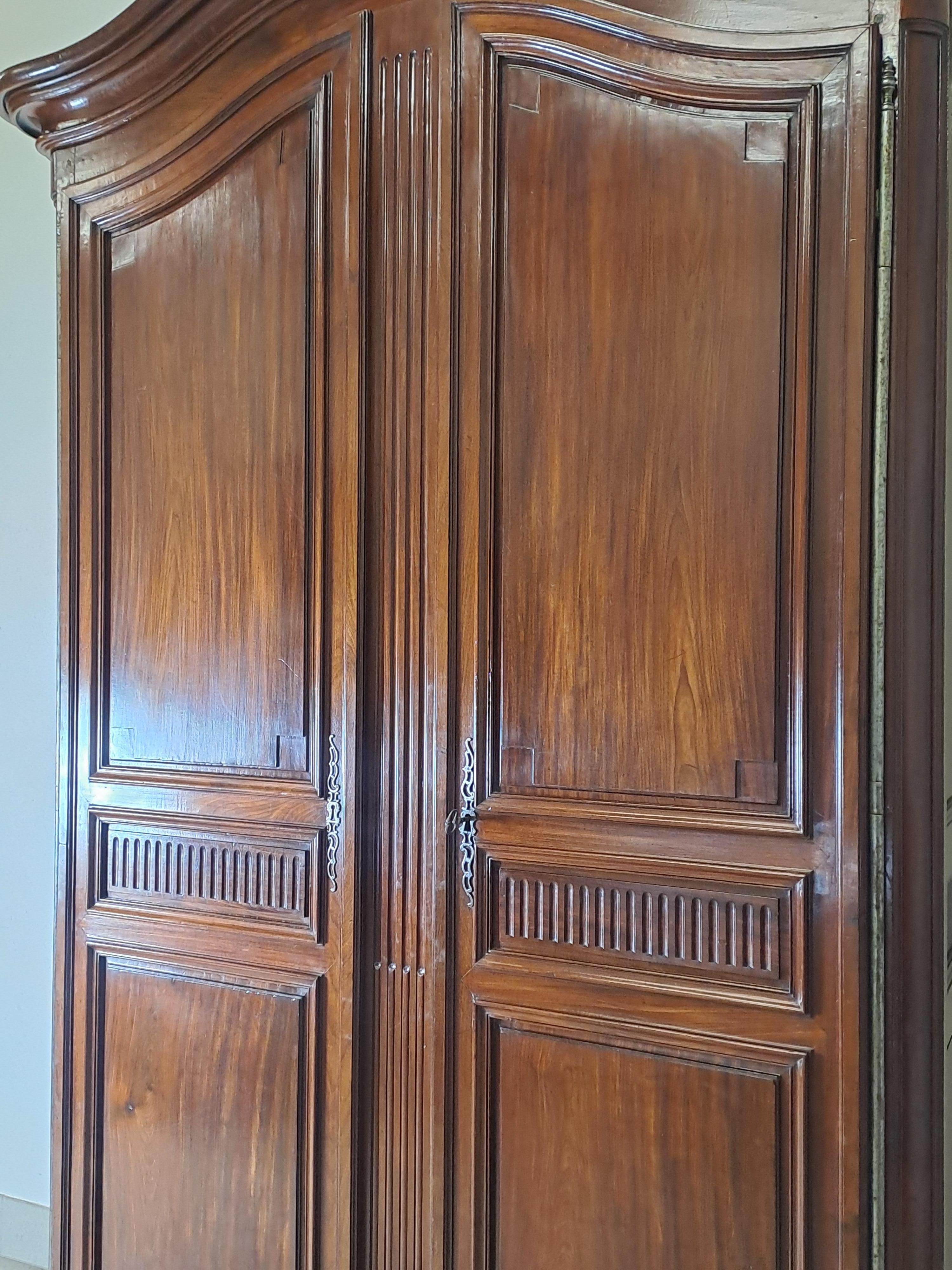XVIII secolo Armoire Bordelaise in mogano in vendita