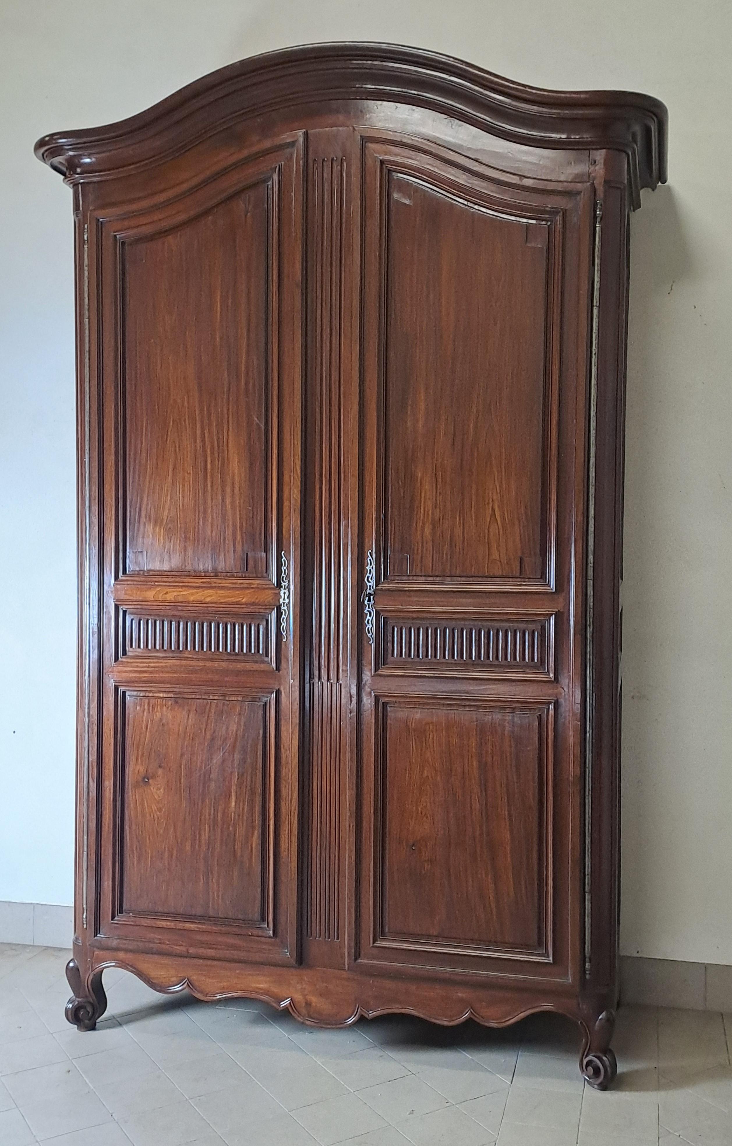 Armoire Bordelaise in mogano in vendita 2