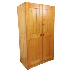 Kleiderschrank Charlotte Perriand Les Arcs vintage en pin des années 60 70