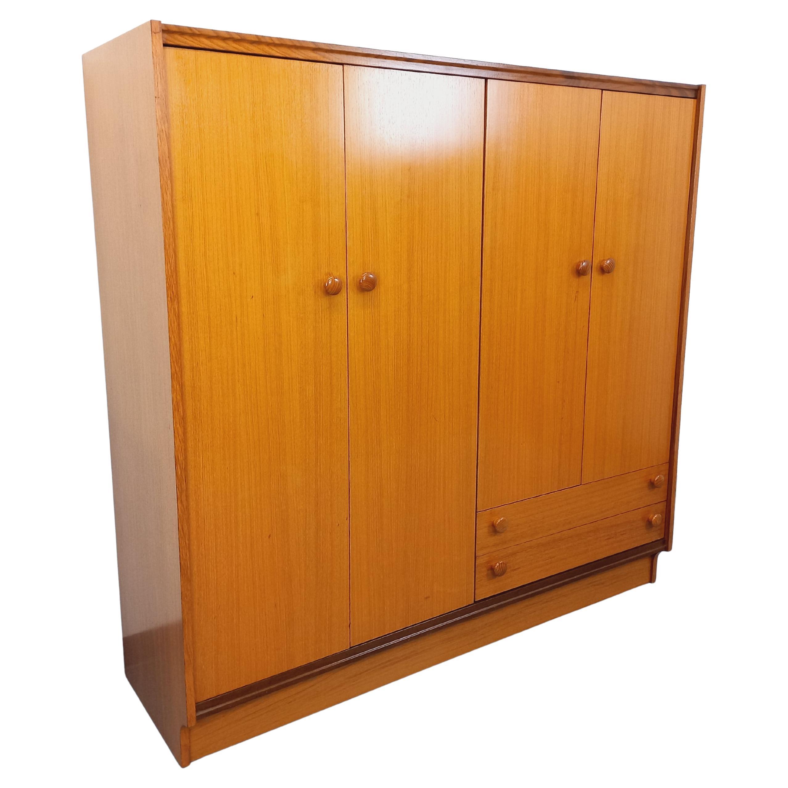 Armoire dressing moderniste vintage en teck et noyer des années 60 70