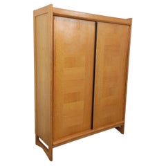 Armoire dressing vintage Guillerme et Chambron en chêne massif des années 60 70