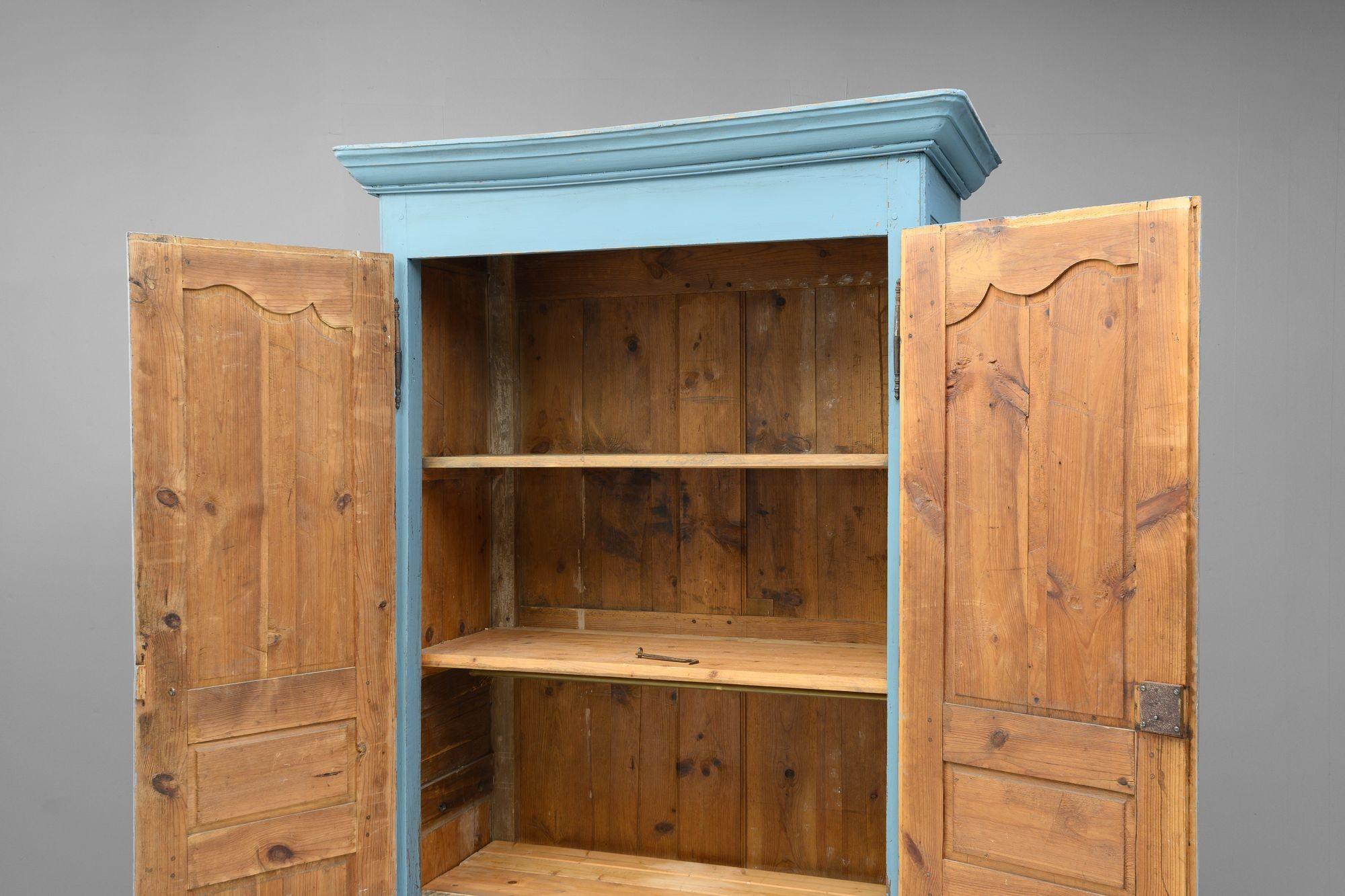 Armoire In Good Condition In London, England
