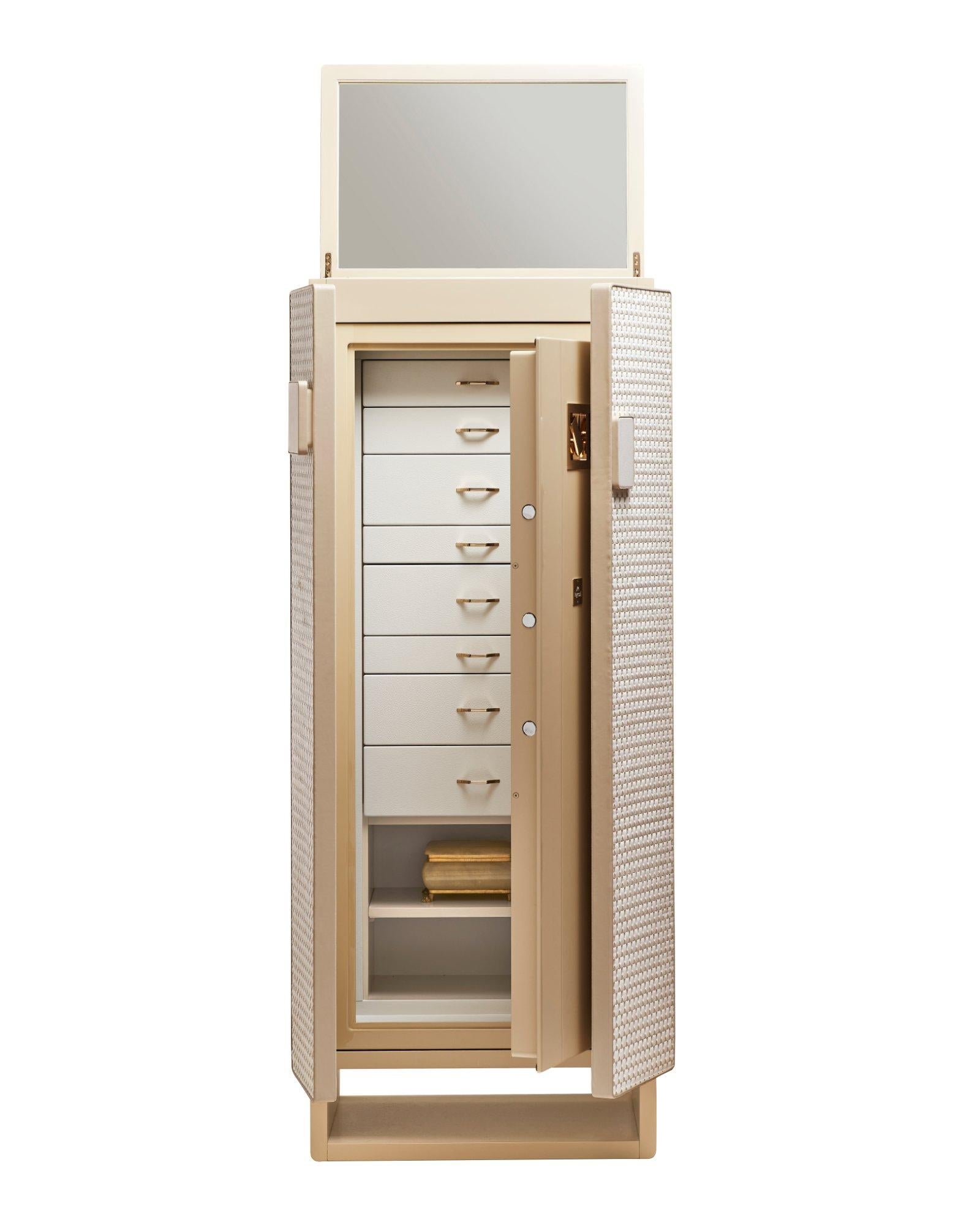 XXI secolo e contemporaneo Armoire in pelle filettata oro in vendita