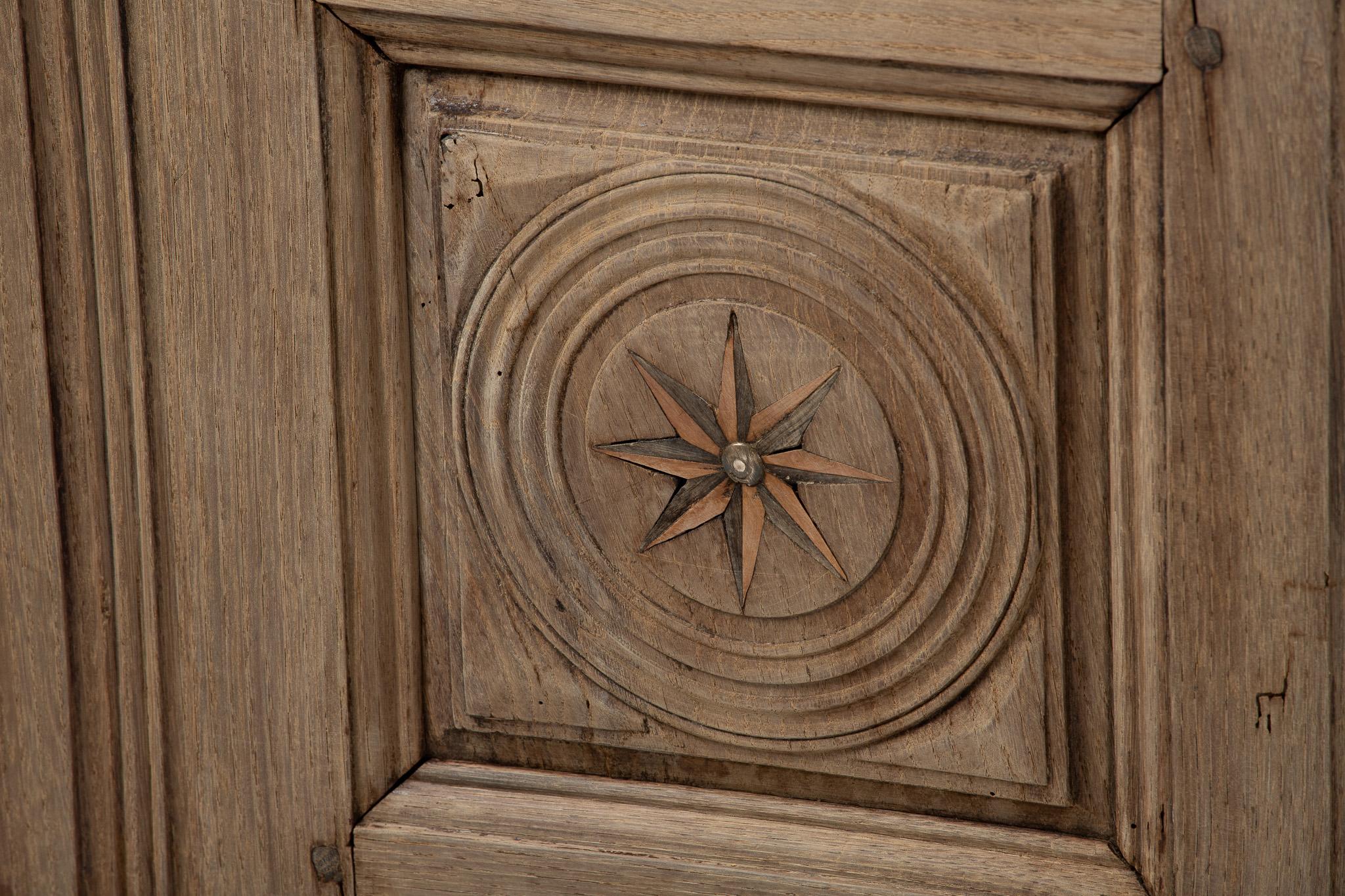 Armoire in Aged Oak, France, 1940s
Evoking the devotional architecture of French provincial craftsmanship

Standing with quiet authority, this tall French armoire from the 1940s reveals a verticality rarely encountered in provincial cabinetry—its