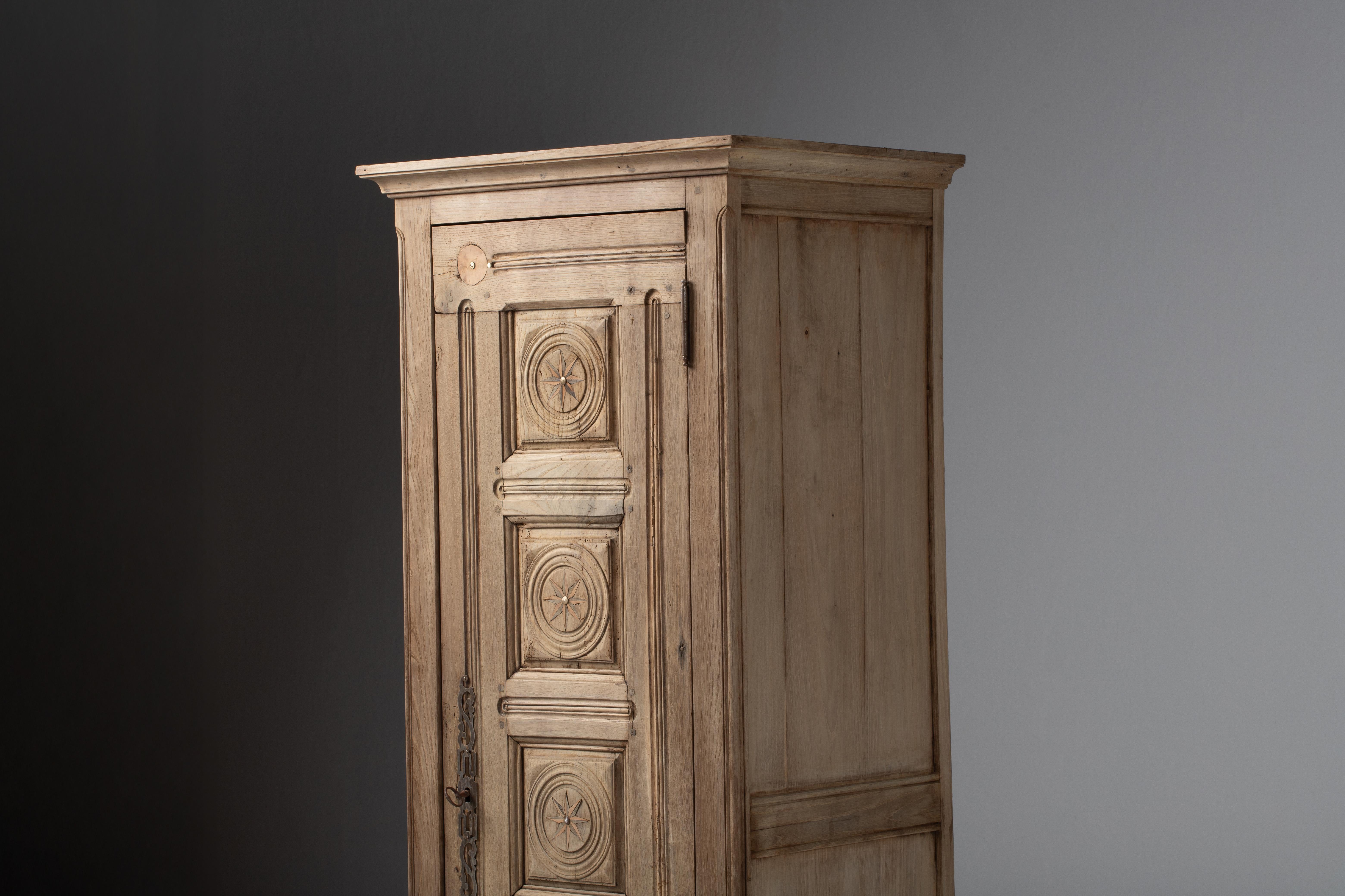 Armoire in Aged Oak, France, 1940s For Sale 2