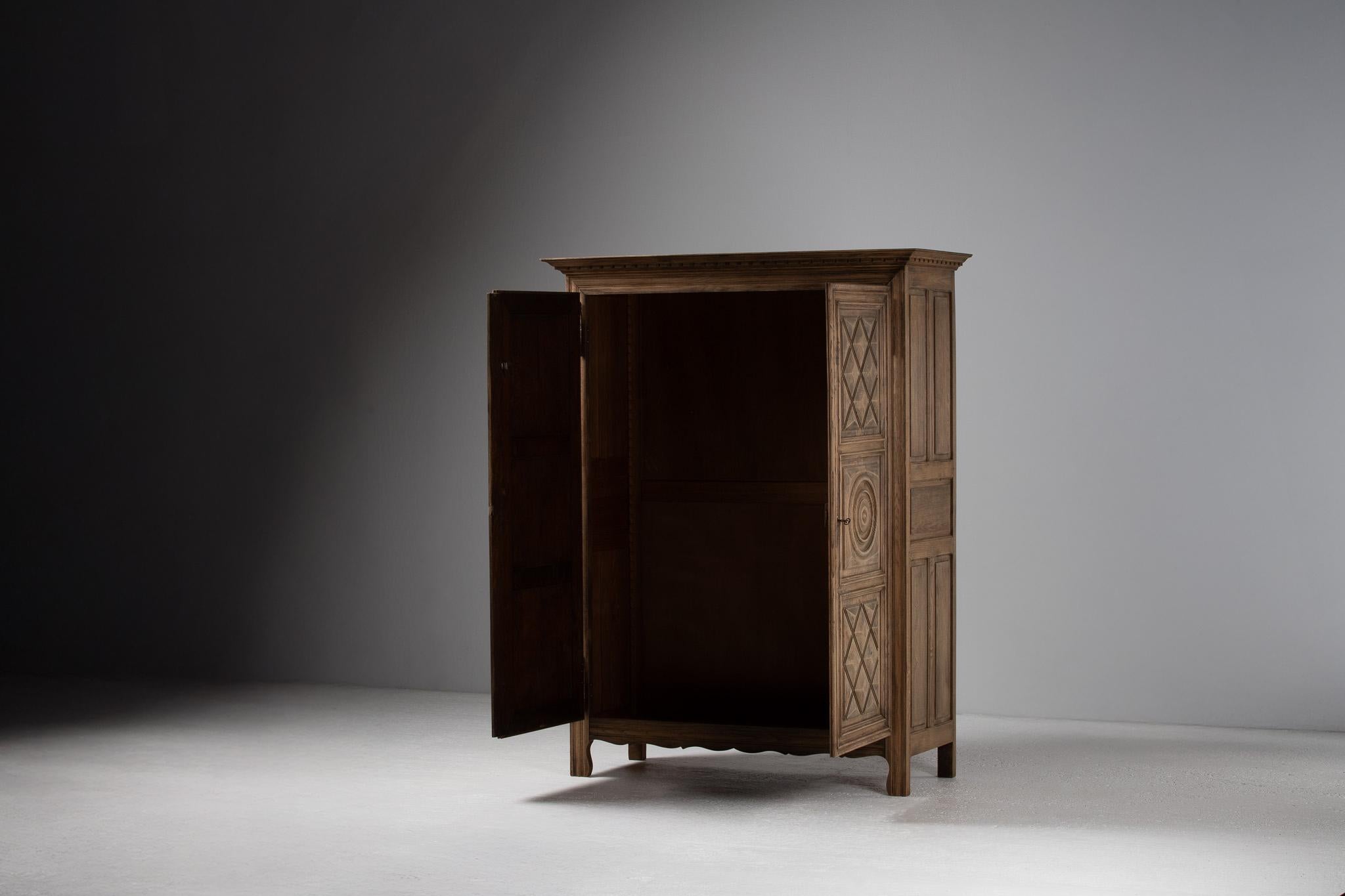 Français Armoire en Oak Oak, France, 1950 en vente