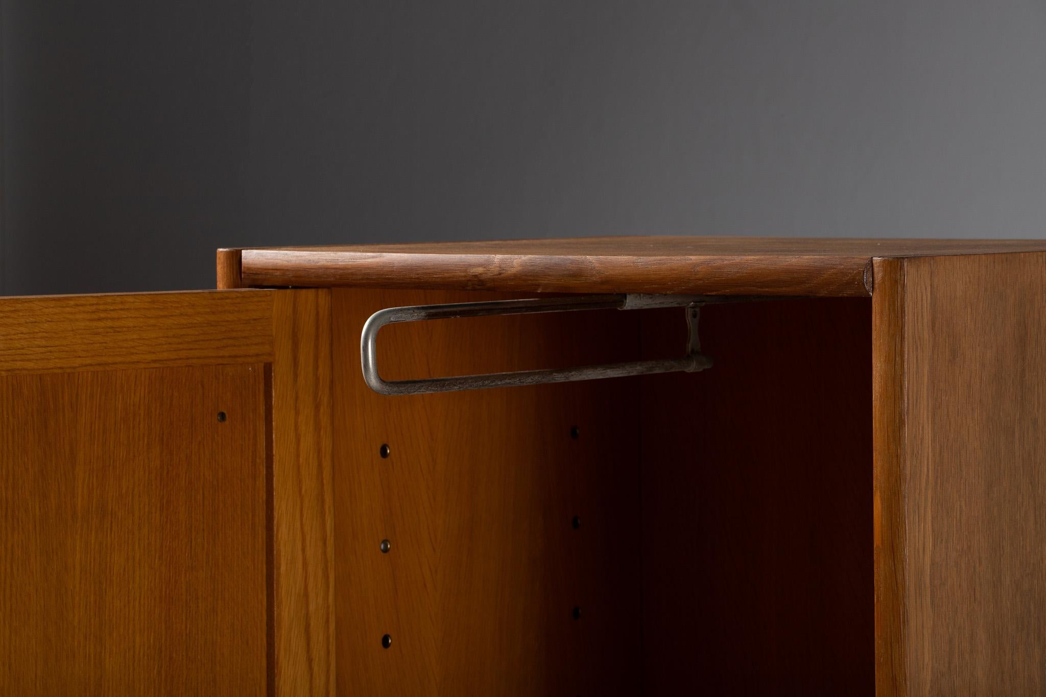 Armoire in Teak and Woven Rattan, France, 1960 In Good Condition For Sale In Kaštel Sućurac, Splitsko-dalmatinska županija