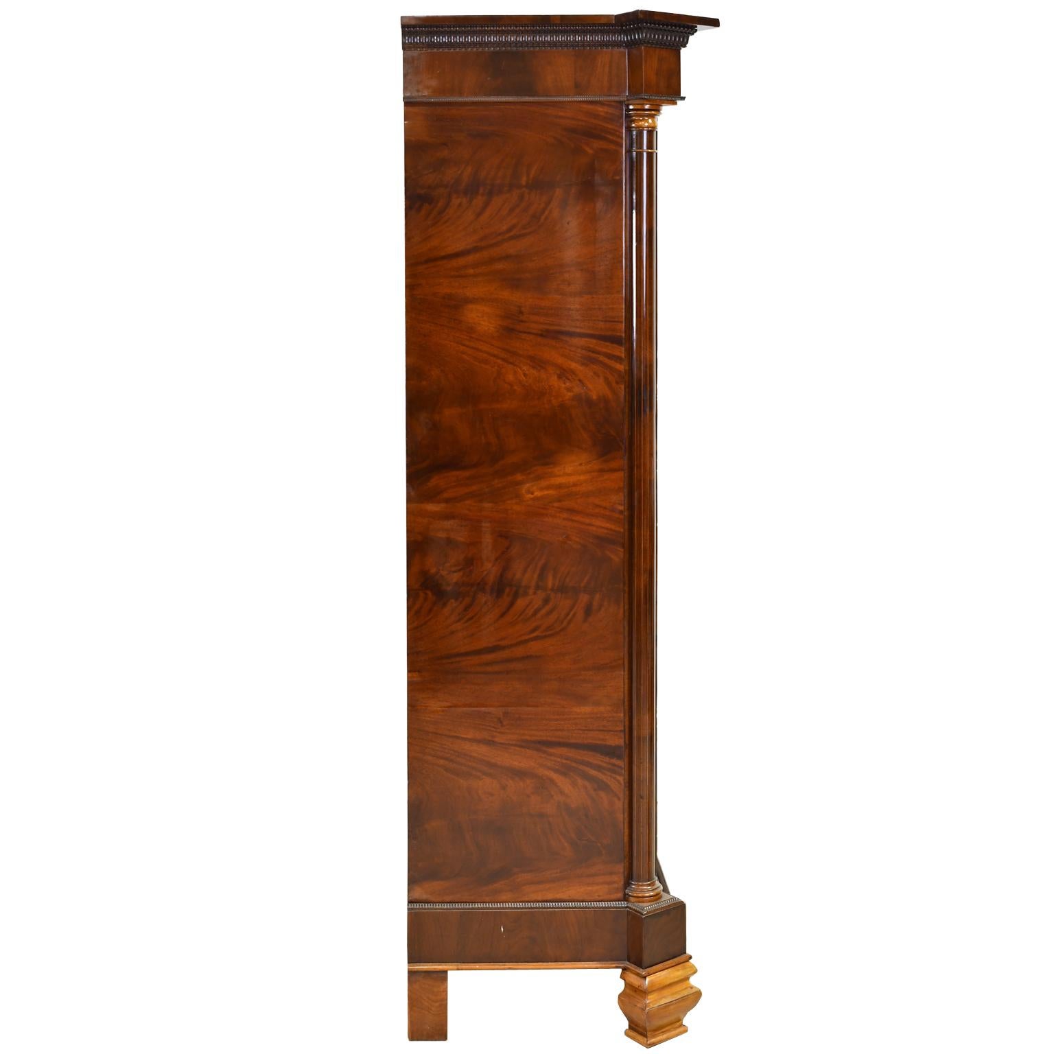 Armoire in West Indies Mahogany, Northern Europe, circa 1825 3