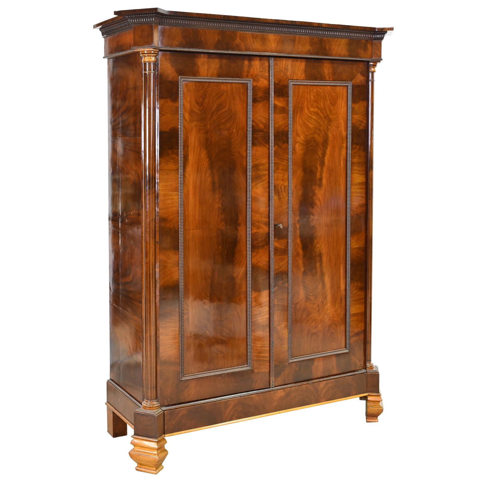 Armoire in West Indies Mahogany, Northern Europe, circa 1825 5