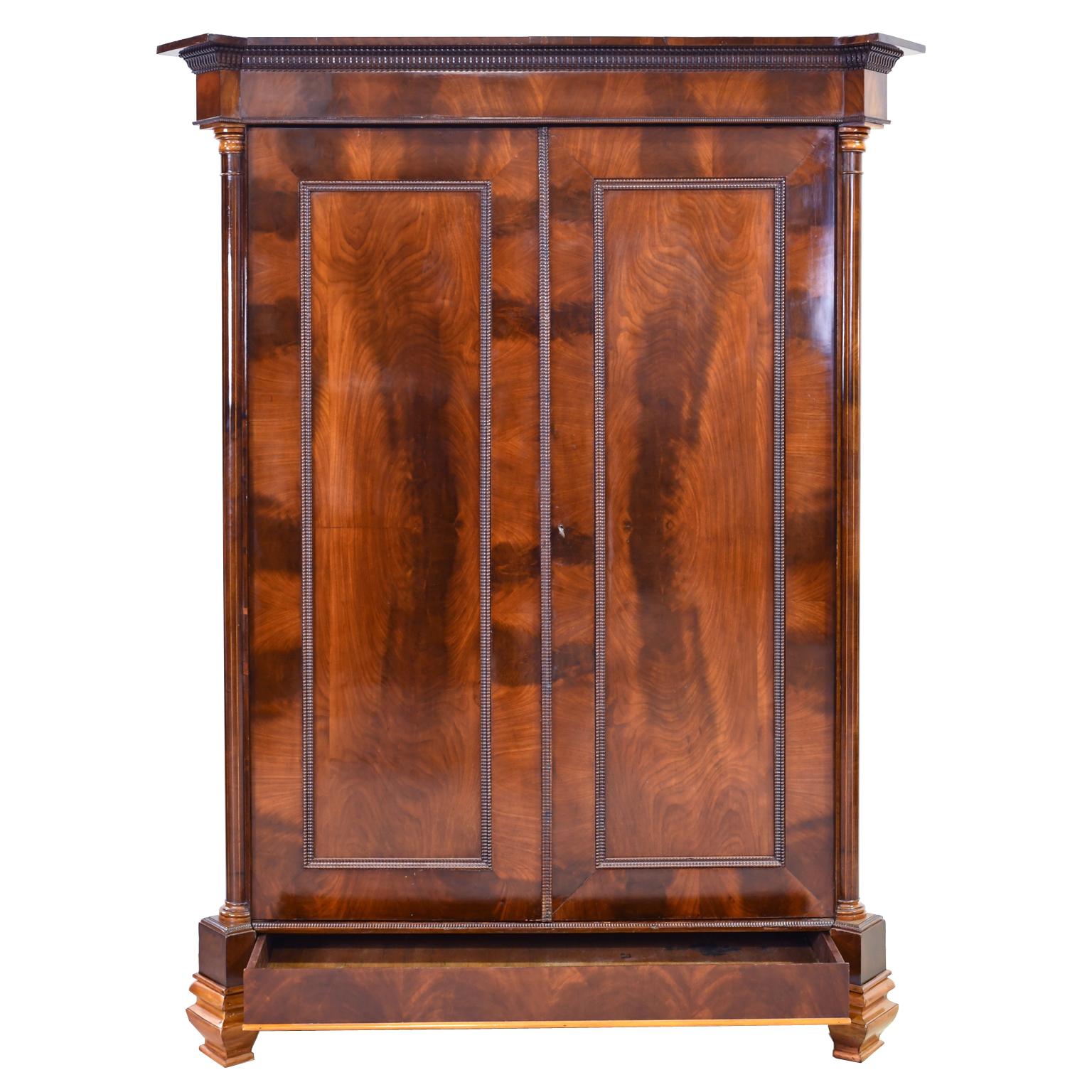 Armoire in West Indies Mahogany, Northern Europe, circa 1825 11