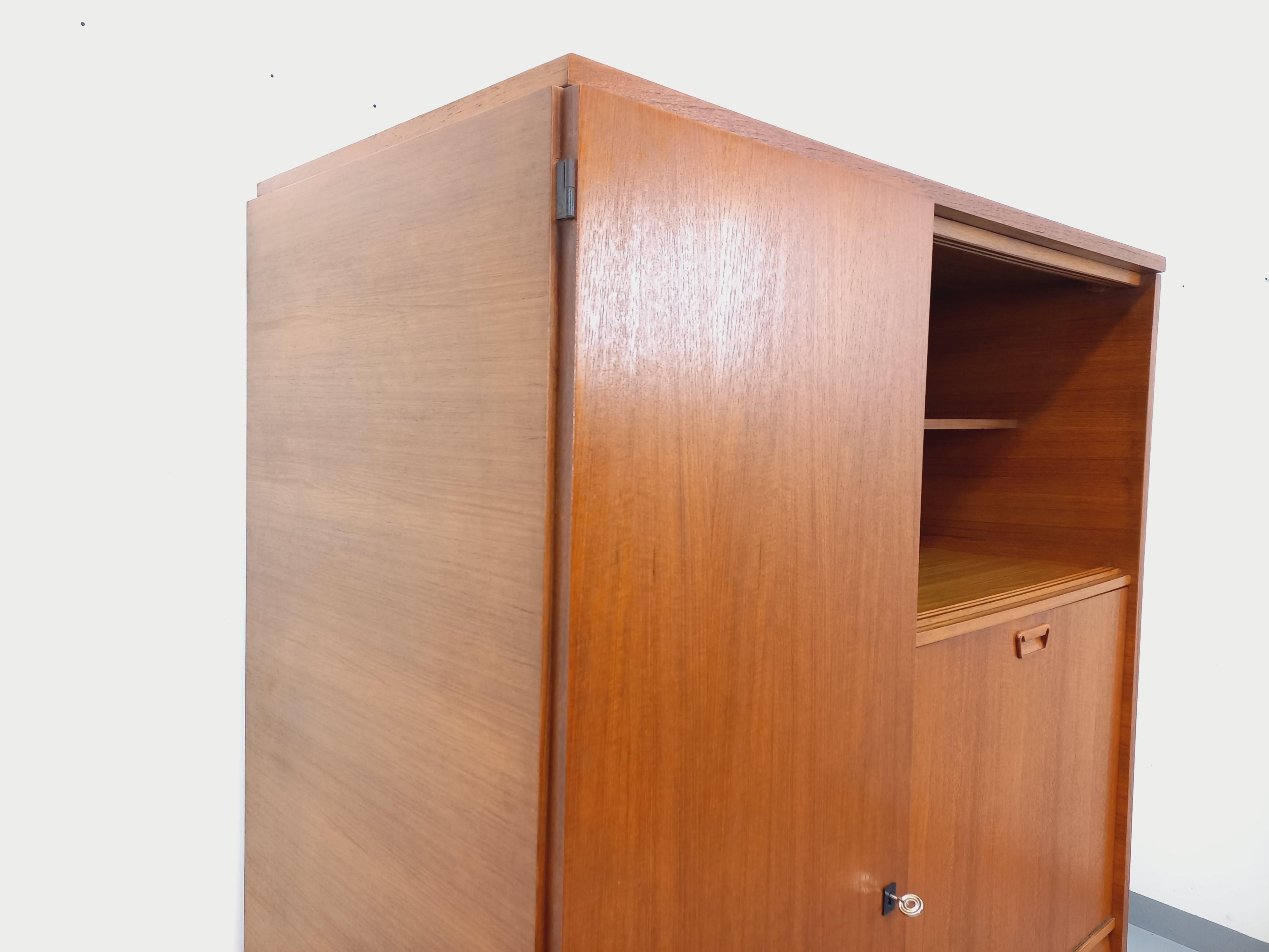 Armoire secrétaire meuble de rangement vintage style scandinave teck années 60 in vendita 2