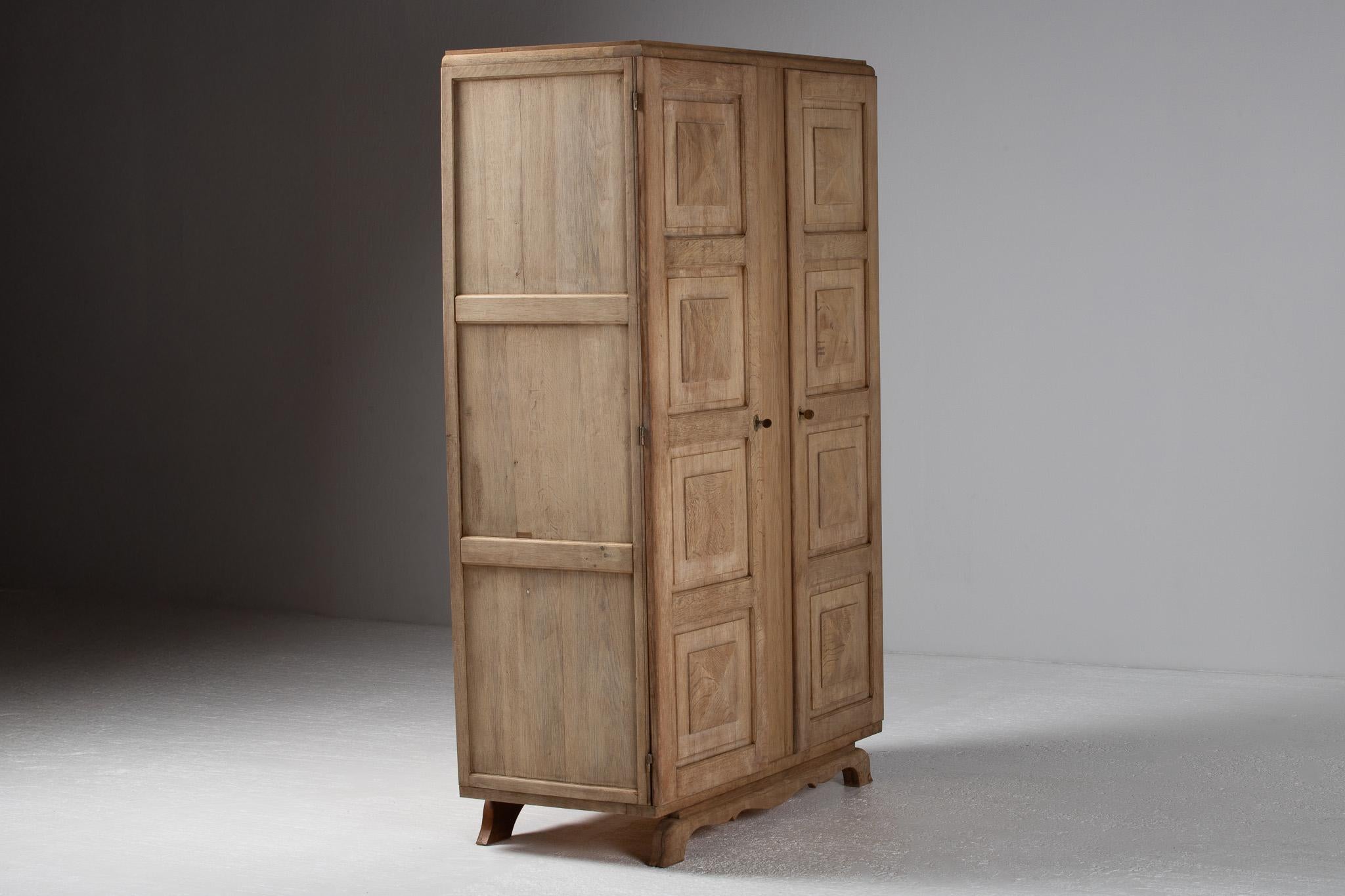 Armoire Solid Natural Oak, France, 1940s For Sale 1