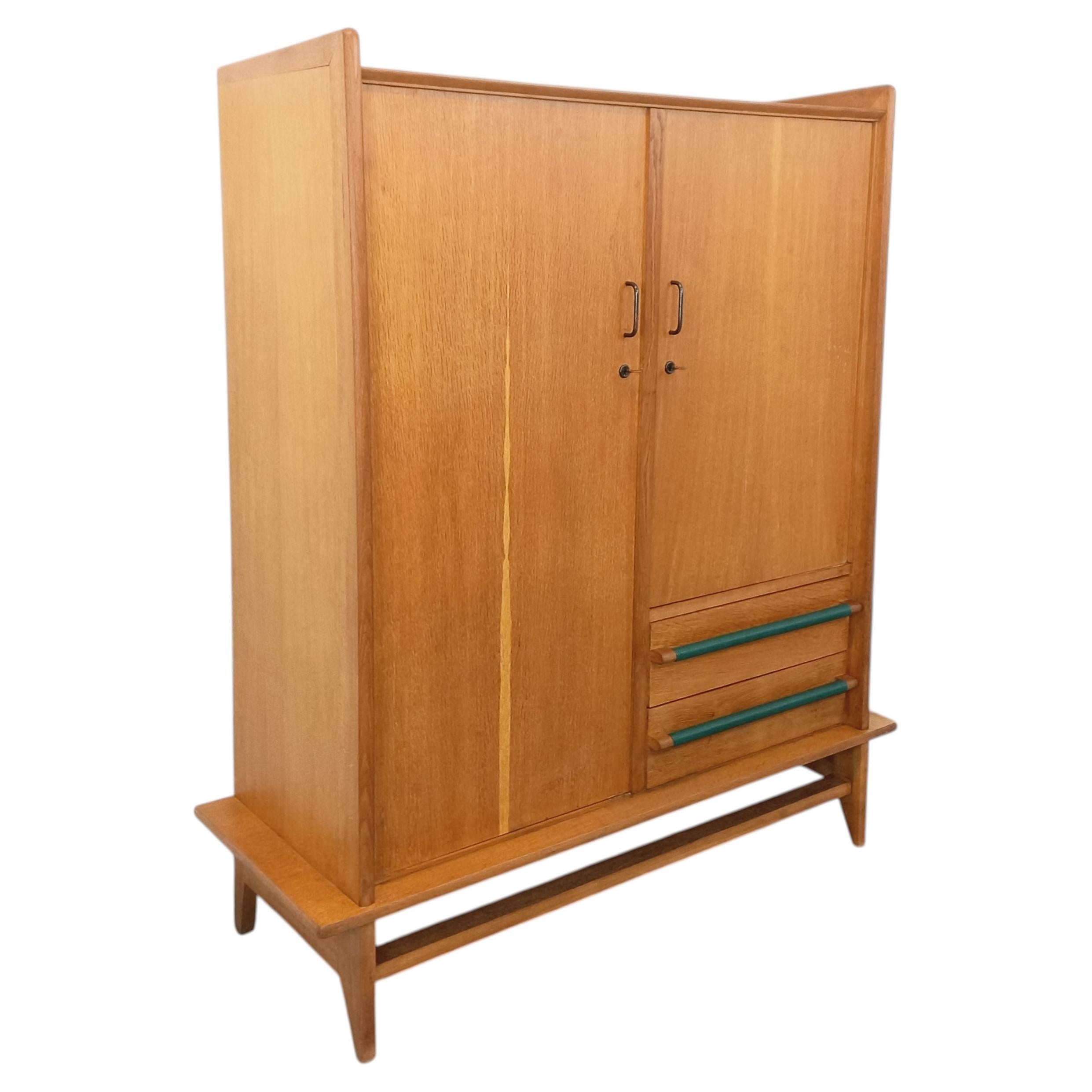 Armoire vintage en bois de chêne des années 50 60