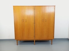 Armoire vintage en bois de chêne des années 60