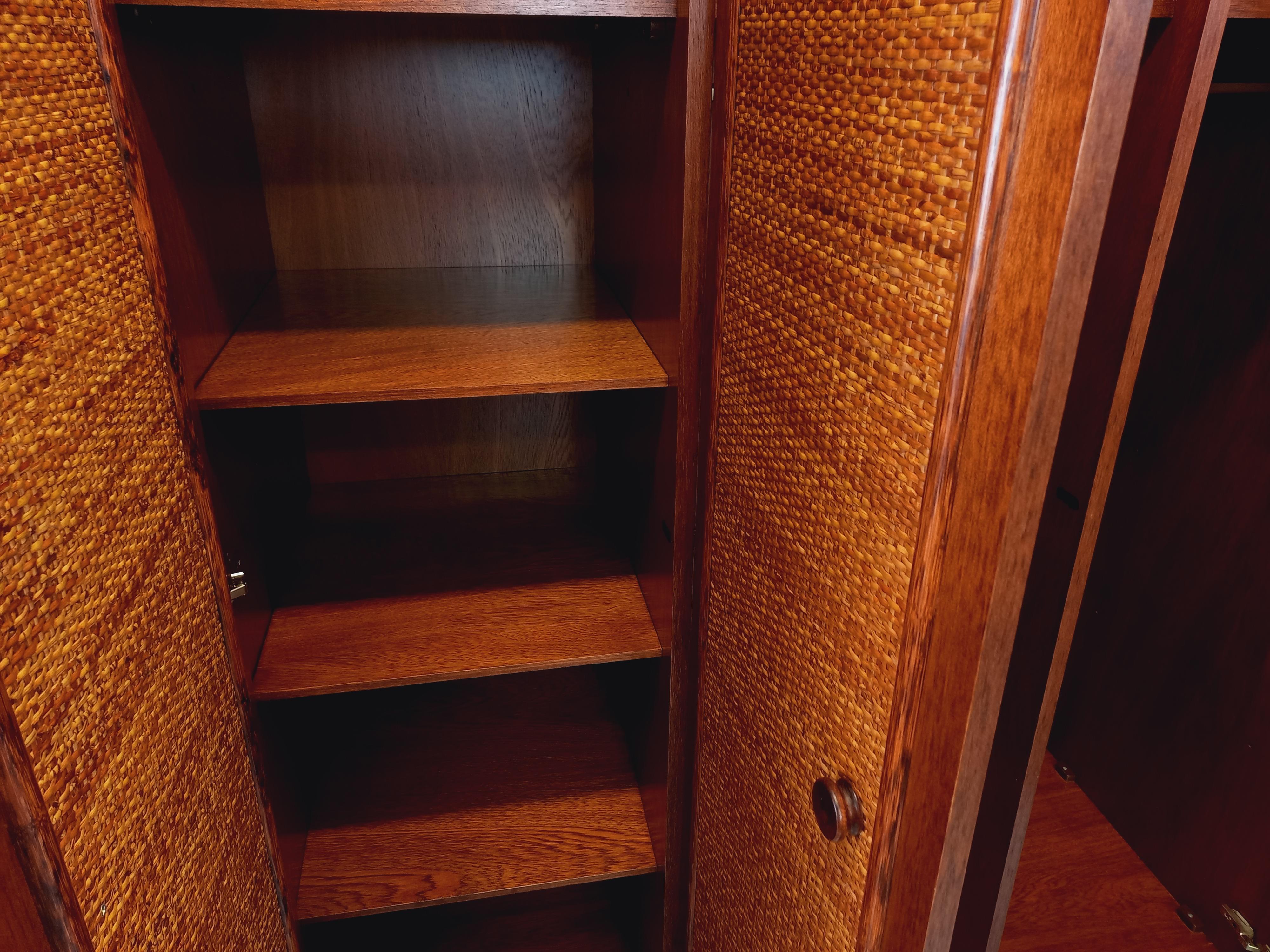 Armoire vintage en rotin, rotin tressé et bois Maugrion pour Roche Bobois 10