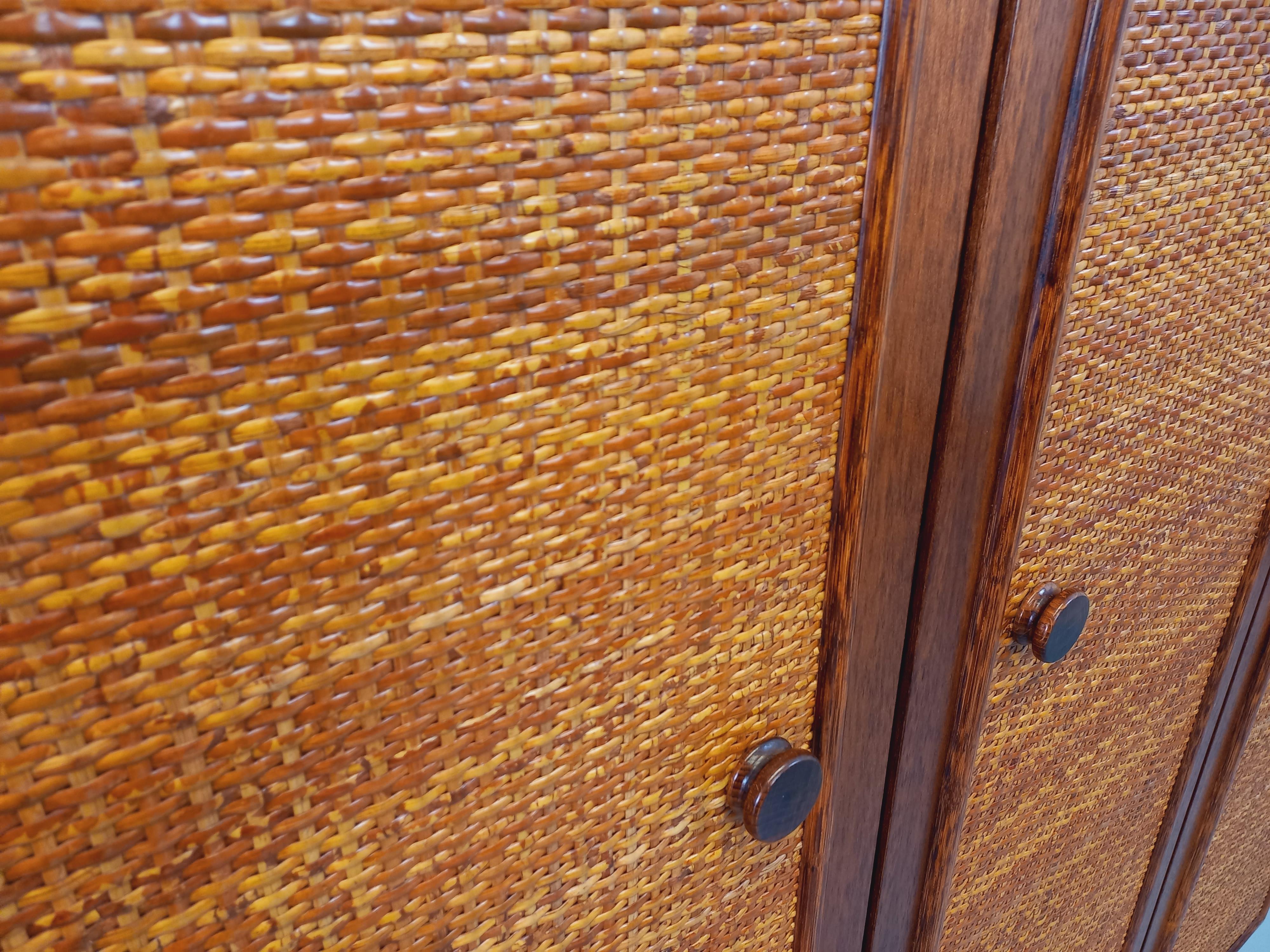 Armoire vintage en rotin, rotin tressé et bois Maugrion pour Roche Bobois 2
