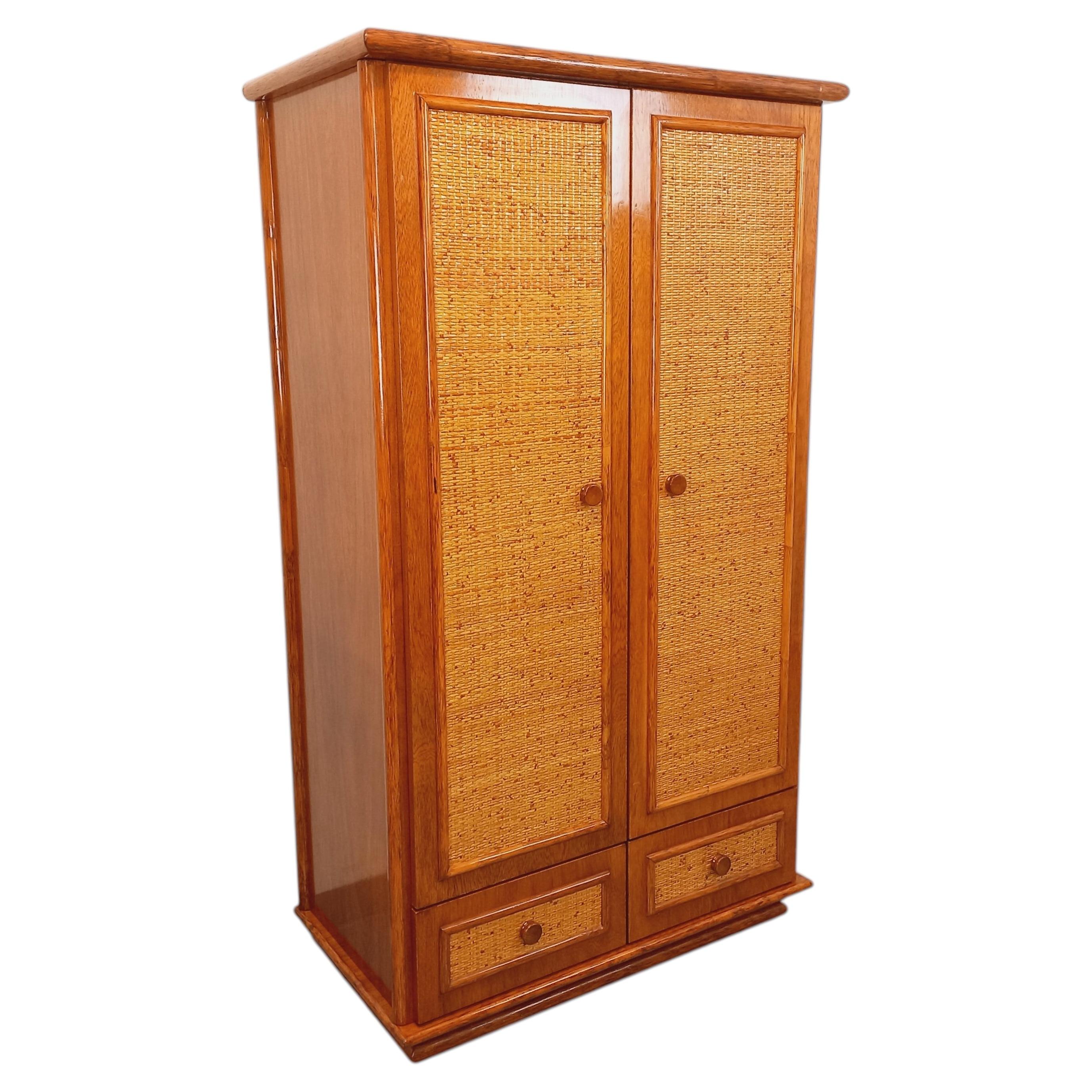 Armoire vintage en rotin tressé et bois Maugrion pour Roche-Bobois des années 70