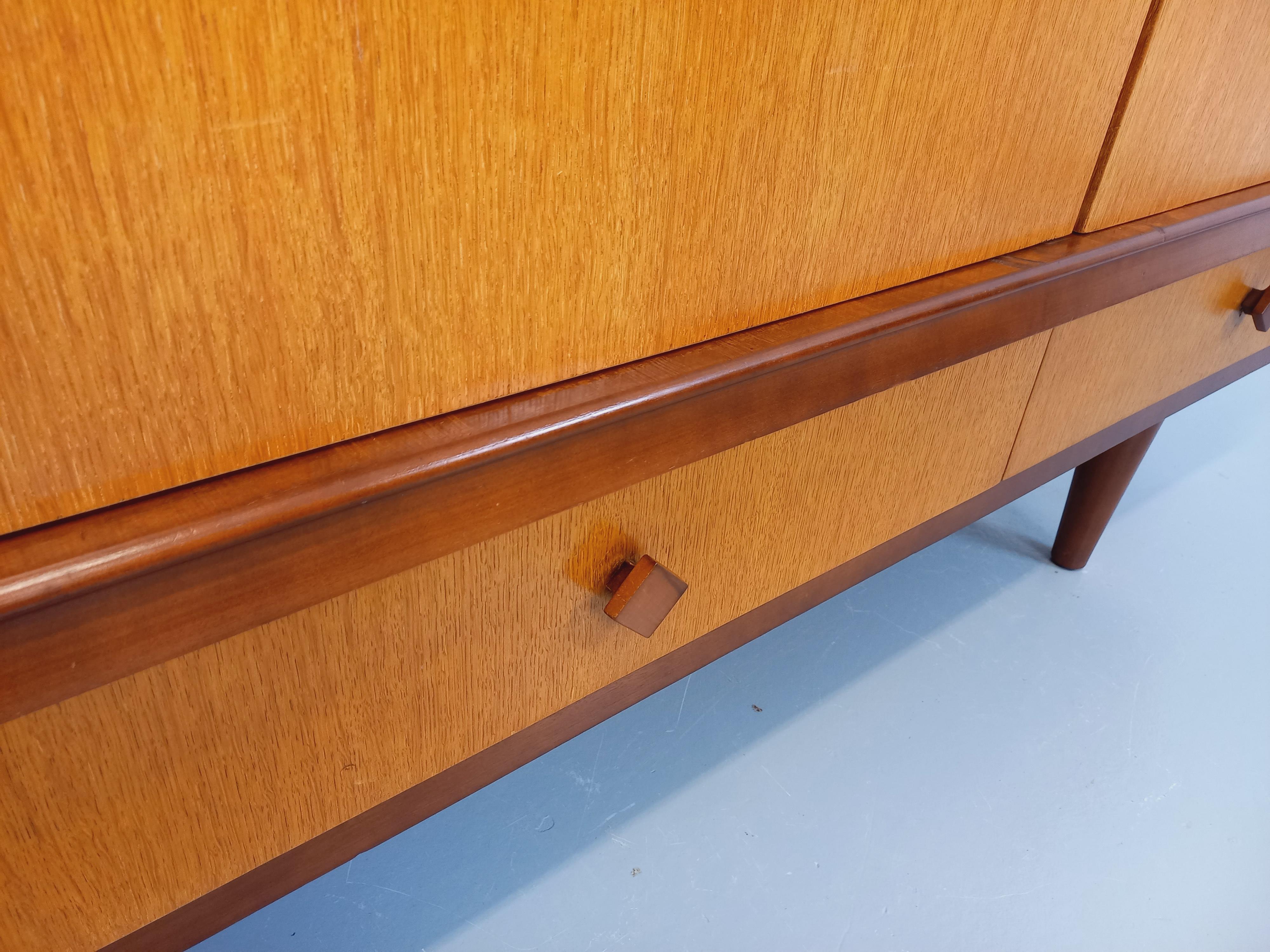 Armoire vintage Gaston Poisson en bois des années 60 For Sale 9